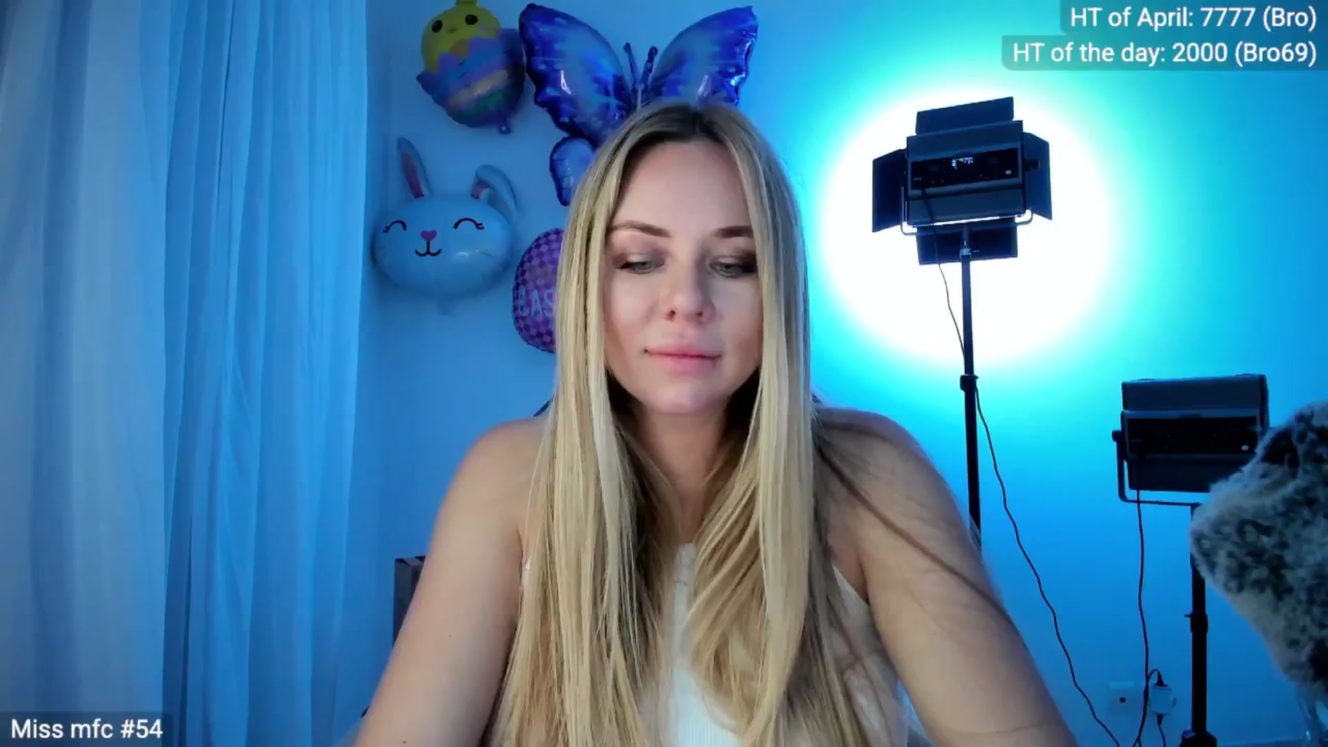 Gallery image thumbnail from Linda_0nline's myfreecams stream on, 04/18/2026, 19:54 image 7 of 20