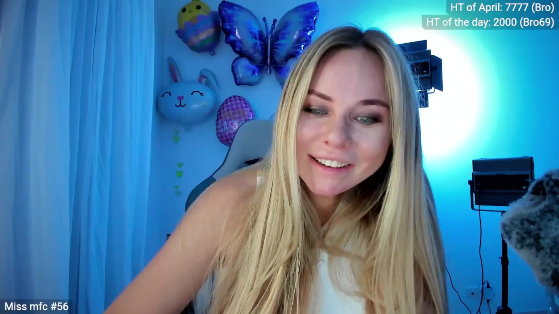 Gallery image thumbnail from Linda_0nline's myfreecams stream on, 04/18/2026, 19:54 image 4 of 20