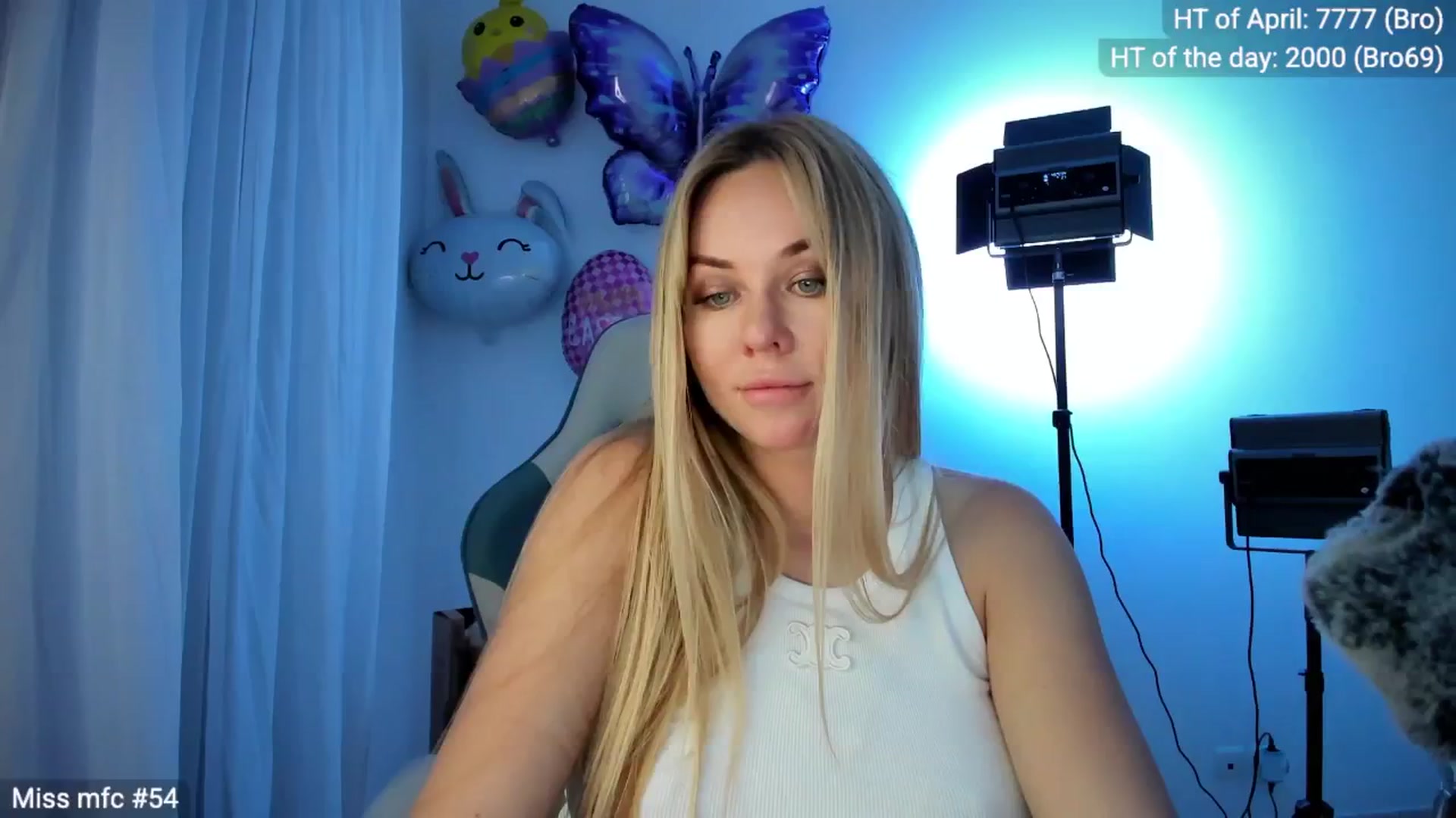 Gallery image thumbnail from Linda_0nline's myfreecams stream on, 04/18/2026, 19:54 image 14 of 20