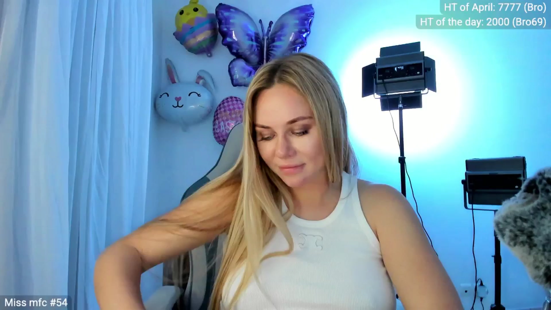 Gallery image thumbnail from Linda_0nline's myfreecams stream on, 04/18/2026, 19:54 image 11 of 20