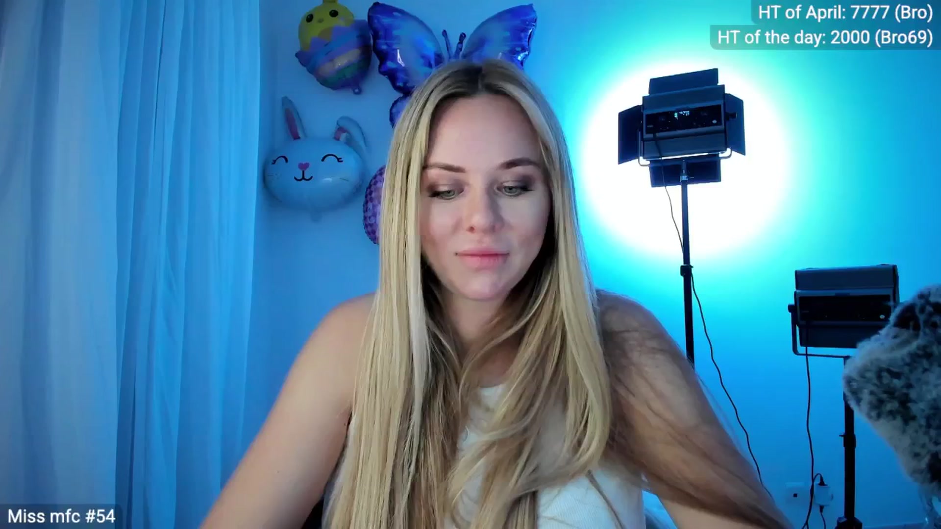 Gallery image thumbnail from Linda_0nline's myfreecams stream on, 04/18/2026, 19:54 image 8 of 20