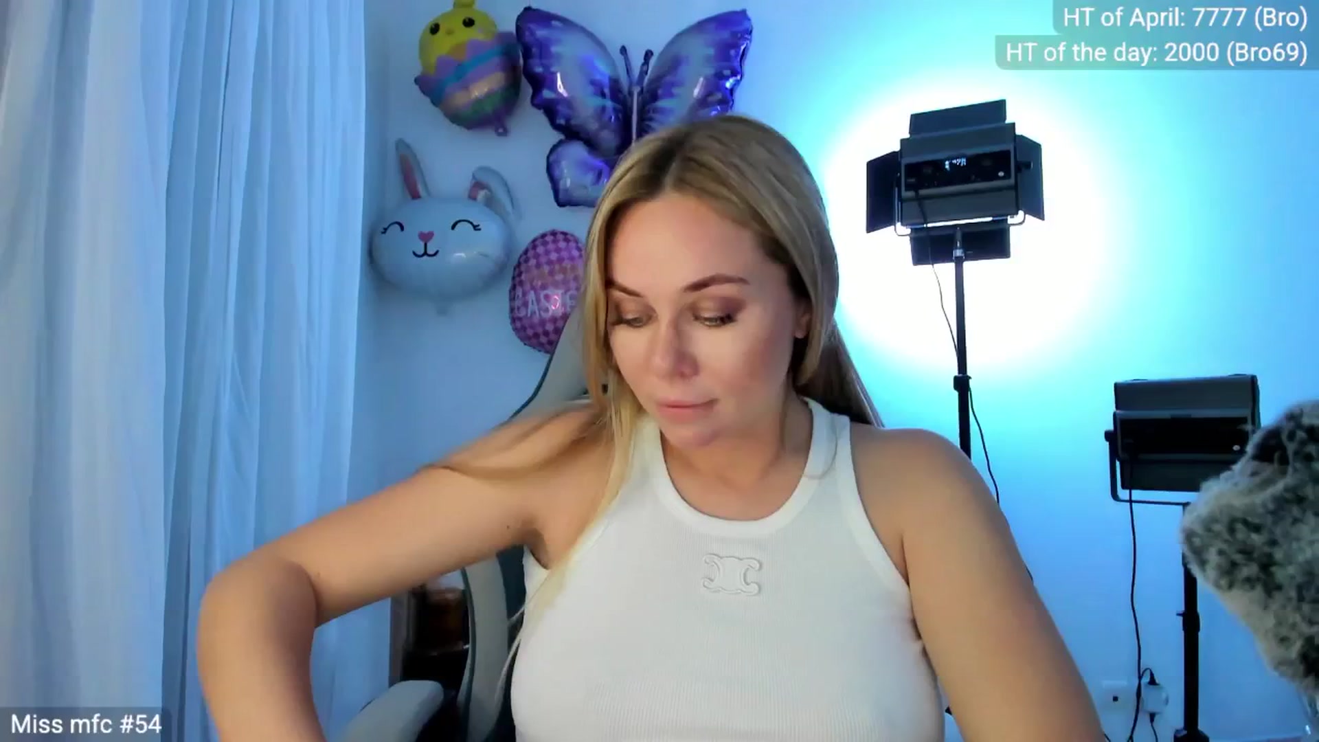 Gallery image thumbnail from Linda_0nline's myfreecams stream on, 04/18/2026, 19:54 image 10 of 20