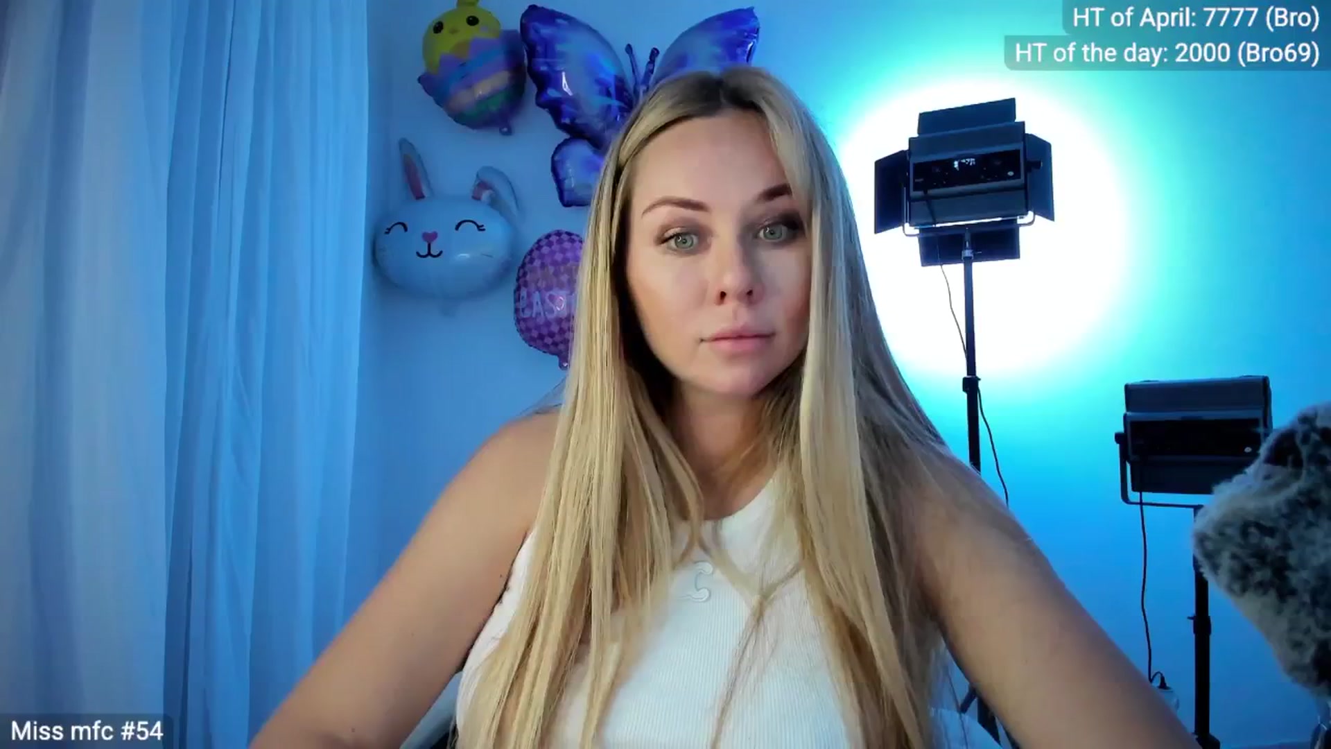 Gallery image thumbnail from Linda_0nline's myfreecams stream on, 04/18/2026, 19:54 image 18 of 20