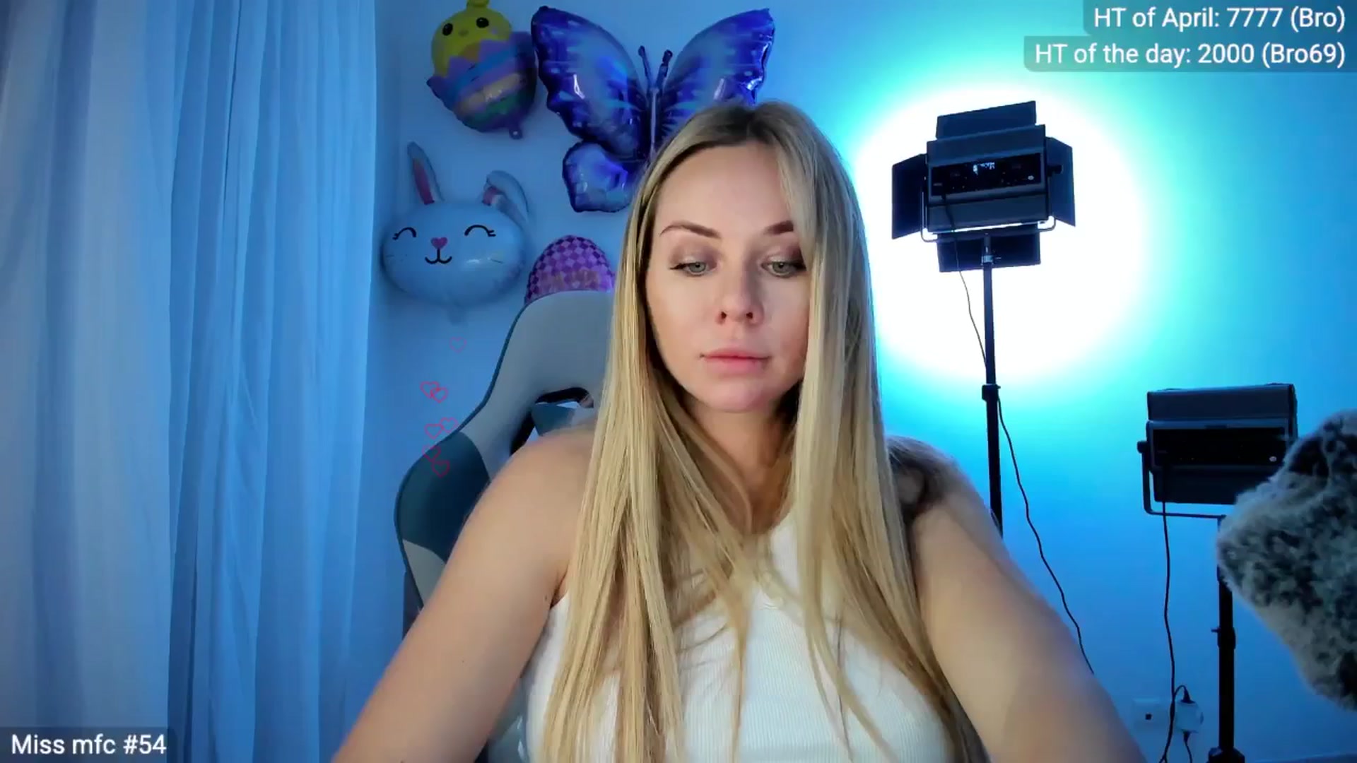 Gallery image thumbnail from Linda_0nline's myfreecams stream on, 04/18/2026, 19:54 image 19 of 20