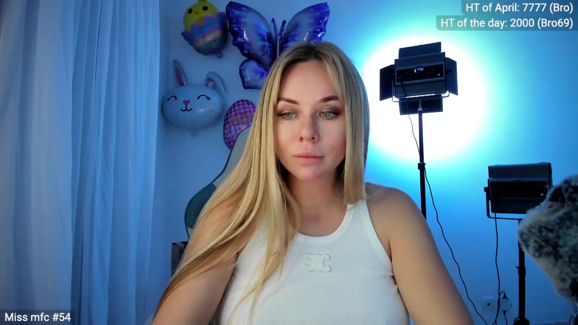 Gallery image thumbnail from Linda_0nline's myfreecams stream on, 04/18/2026, 19:54 image 13 of 20