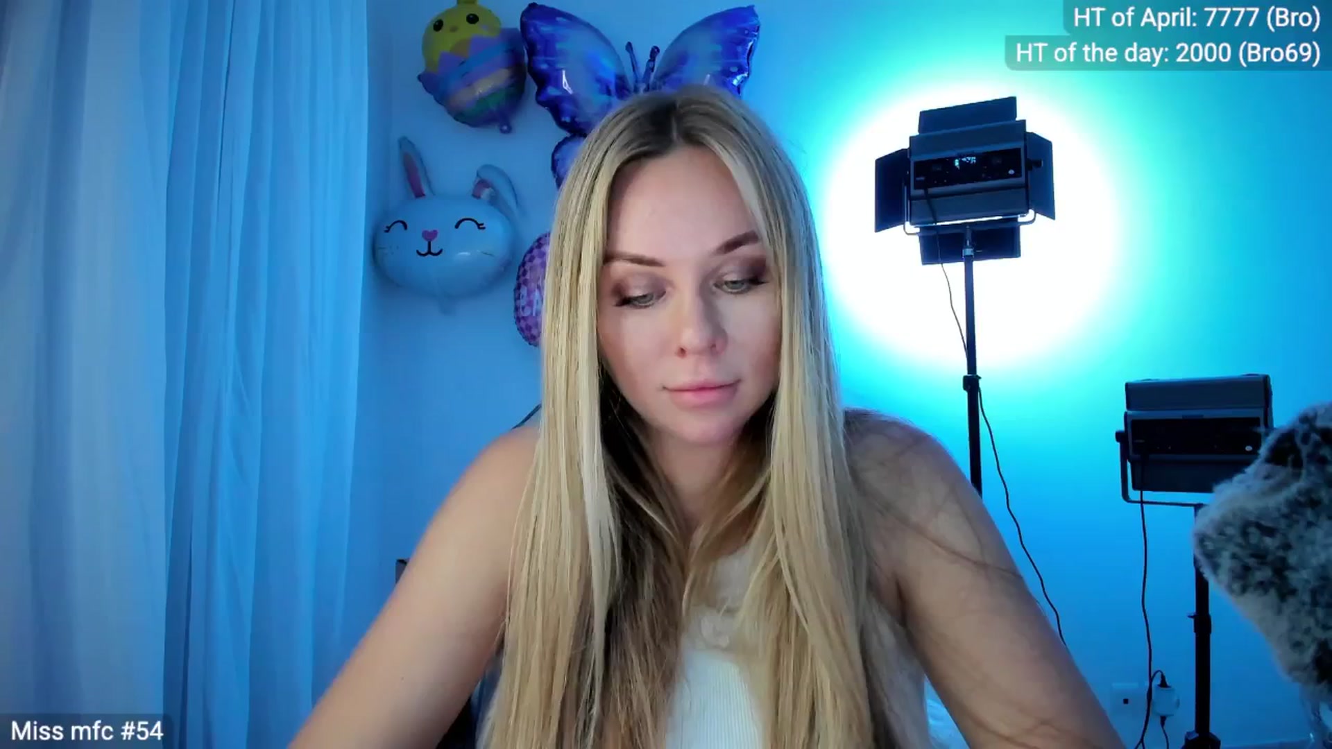 Gallery image thumbnail from Linda_0nline's myfreecams stream on, 04/18/2026, 19:54 image 9 of 20