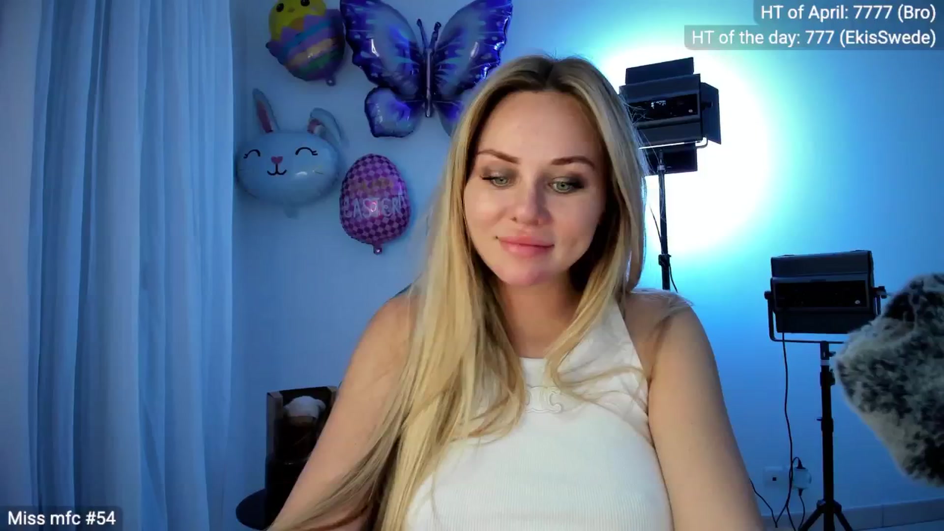 Gallery image thumbnail from Linda_0nline's myfreecams stream on, 04/19/2026, 19:42 image 3 of 20