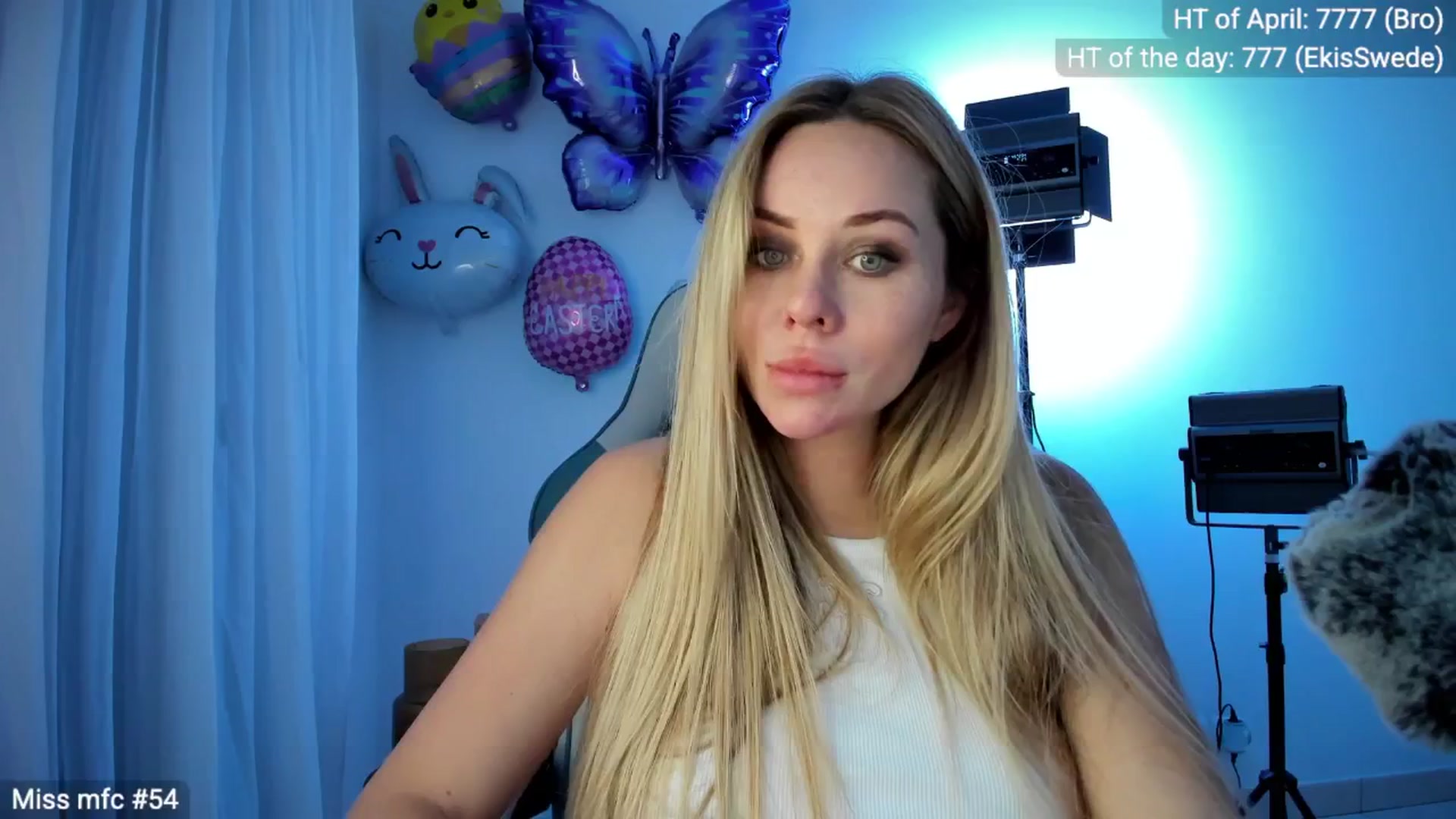 Gallery image thumbnail from Linda_0nline's myfreecams stream on, 04/19/2026, 19:42 image 8 of 20