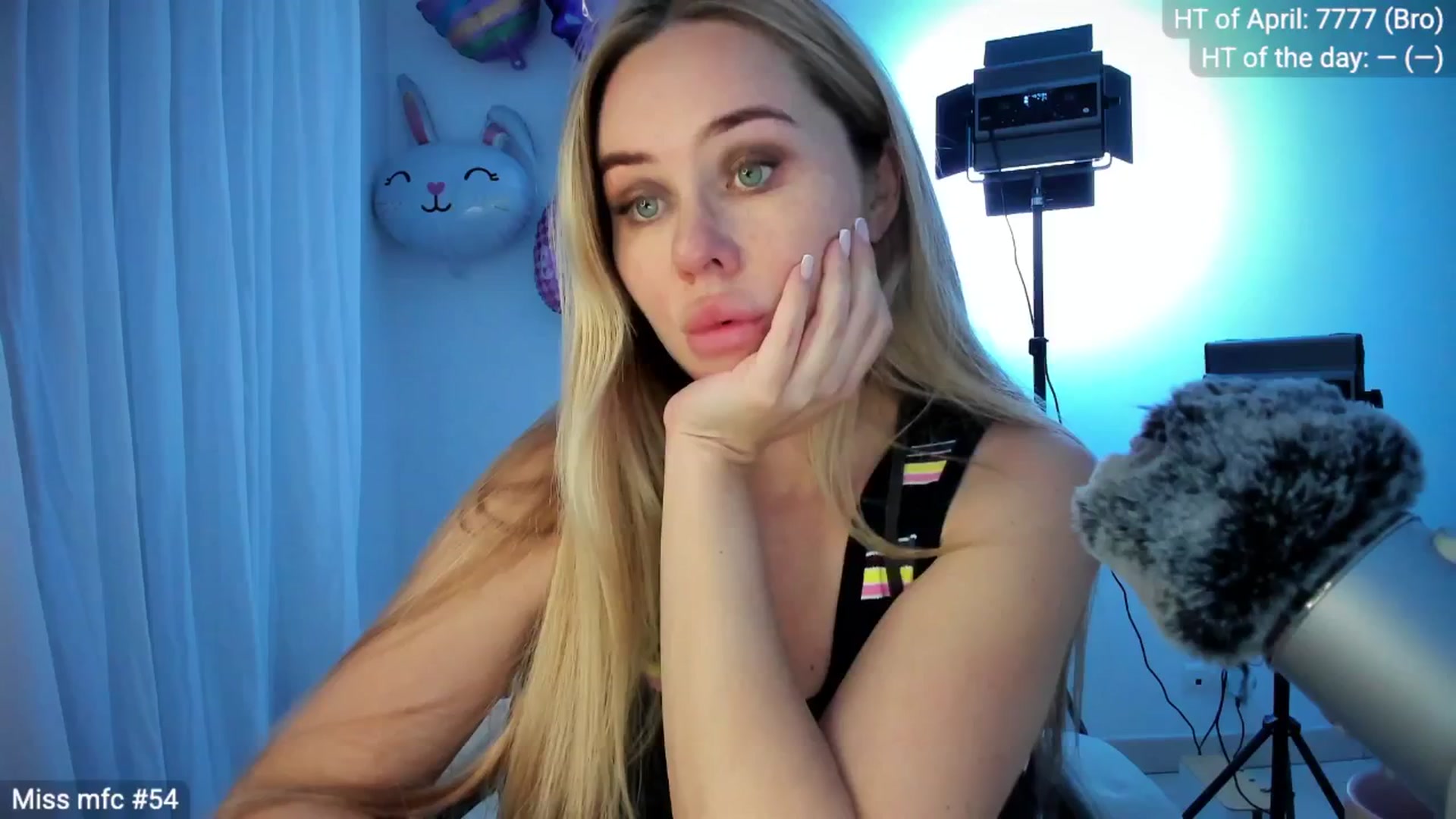 Gallery image thumbnail from Linda_0nline's myfreecams stream on, 04/21/2026, 20:27 image 3 of 20