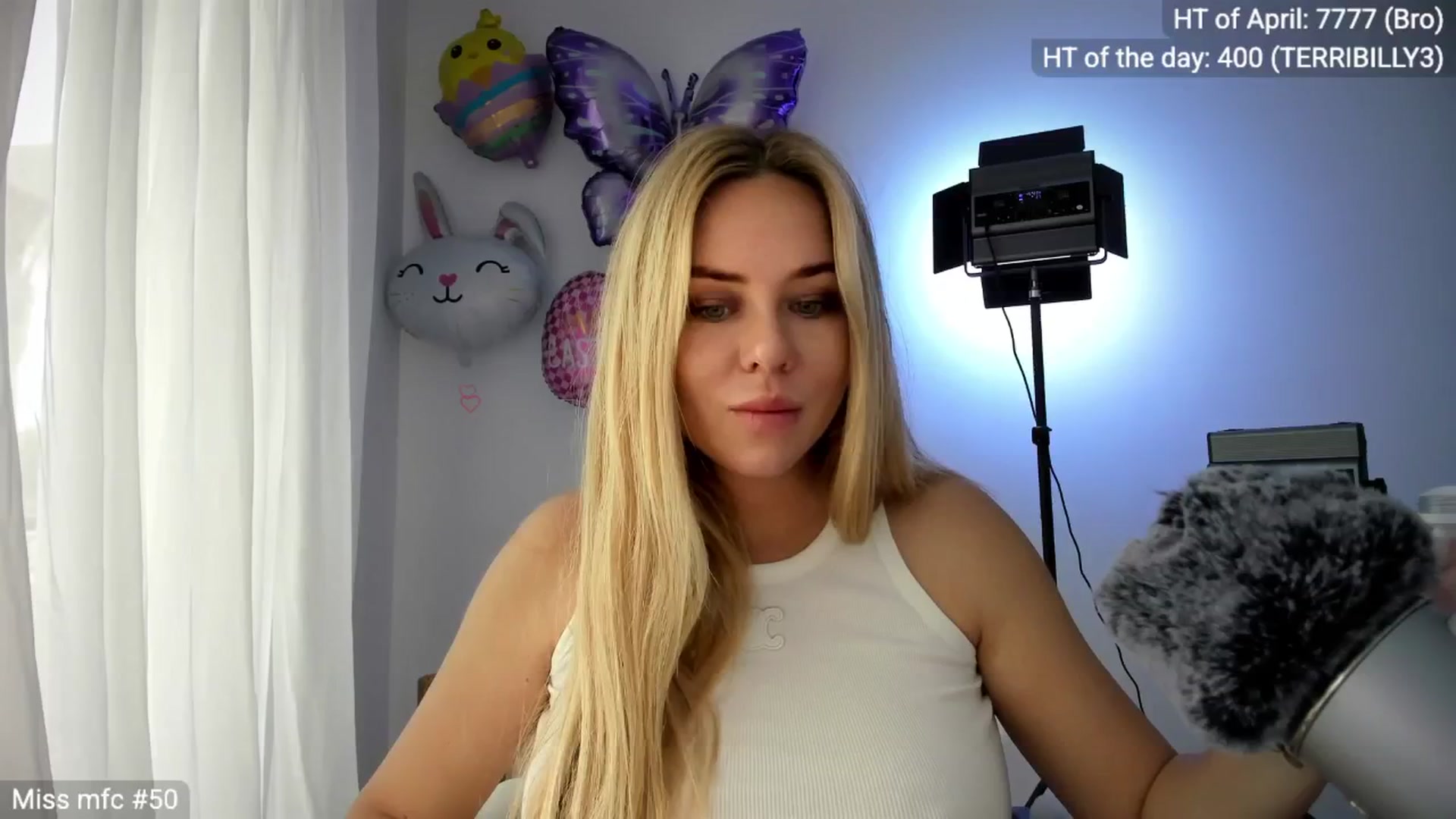 Gallery image thumbnail from Linda_0nline's myfreecams stream on, 04/22/2026, 10:16 image 12 of 20