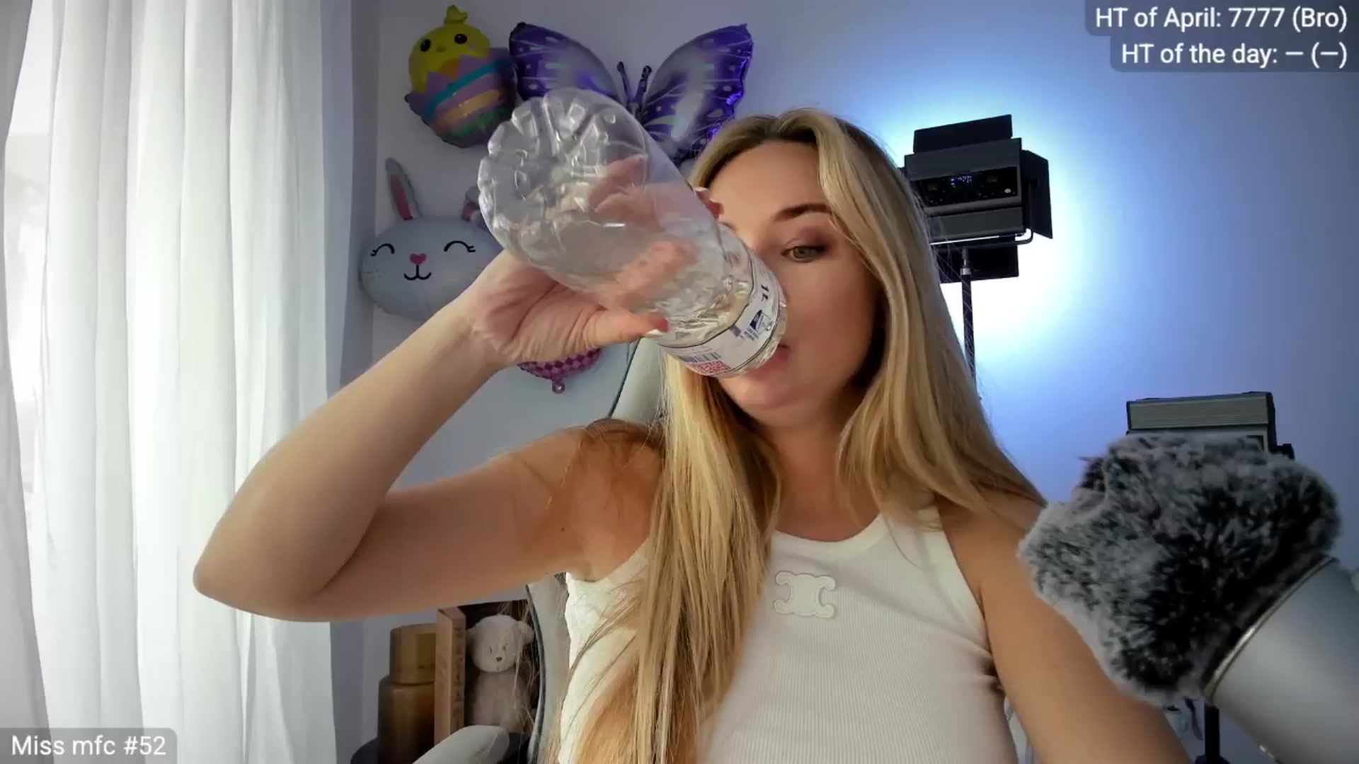 Gallery image thumbnail from Linda_0nline's myfreecams stream on, 04/22/2026, 10:16 image 3 of 20