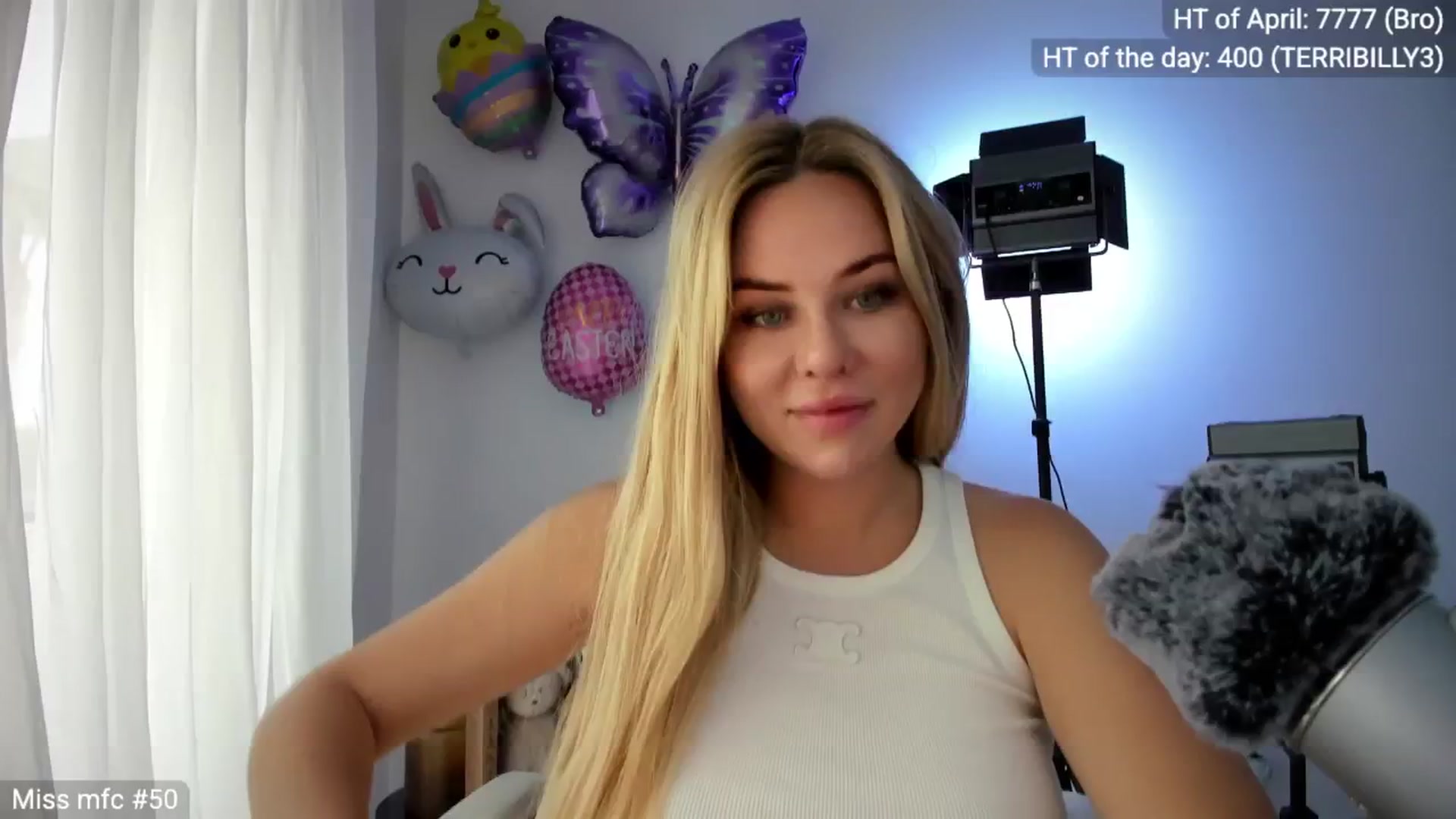 Gallery image thumbnail from Linda_0nline's myfreecams stream on, 04/22/2026, 10:16 image 9 of 20