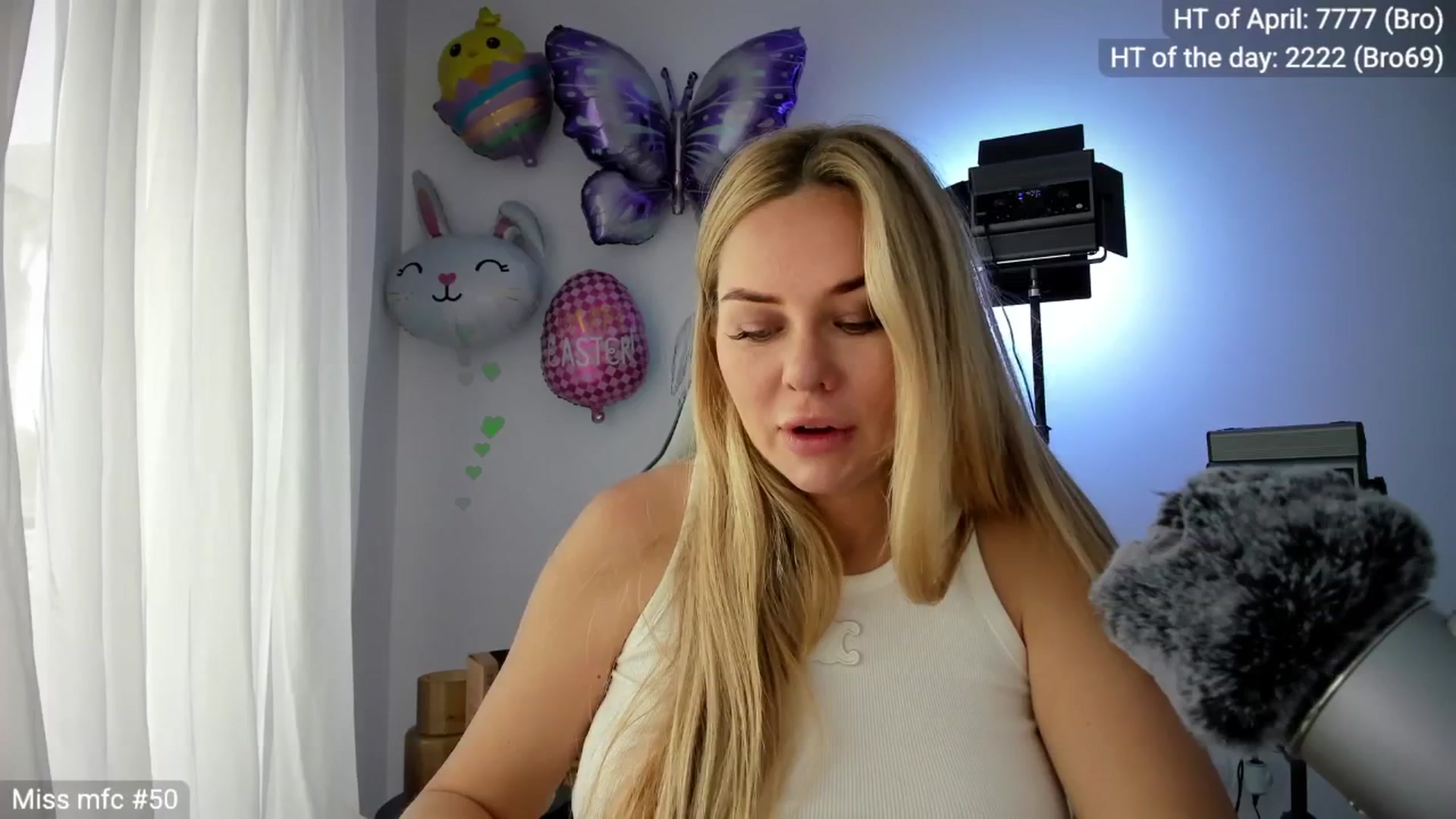 Gallery image thumbnail from Linda_0nline's myfreecams stream on, 04/22/2026, 10:16 image 14 of 20