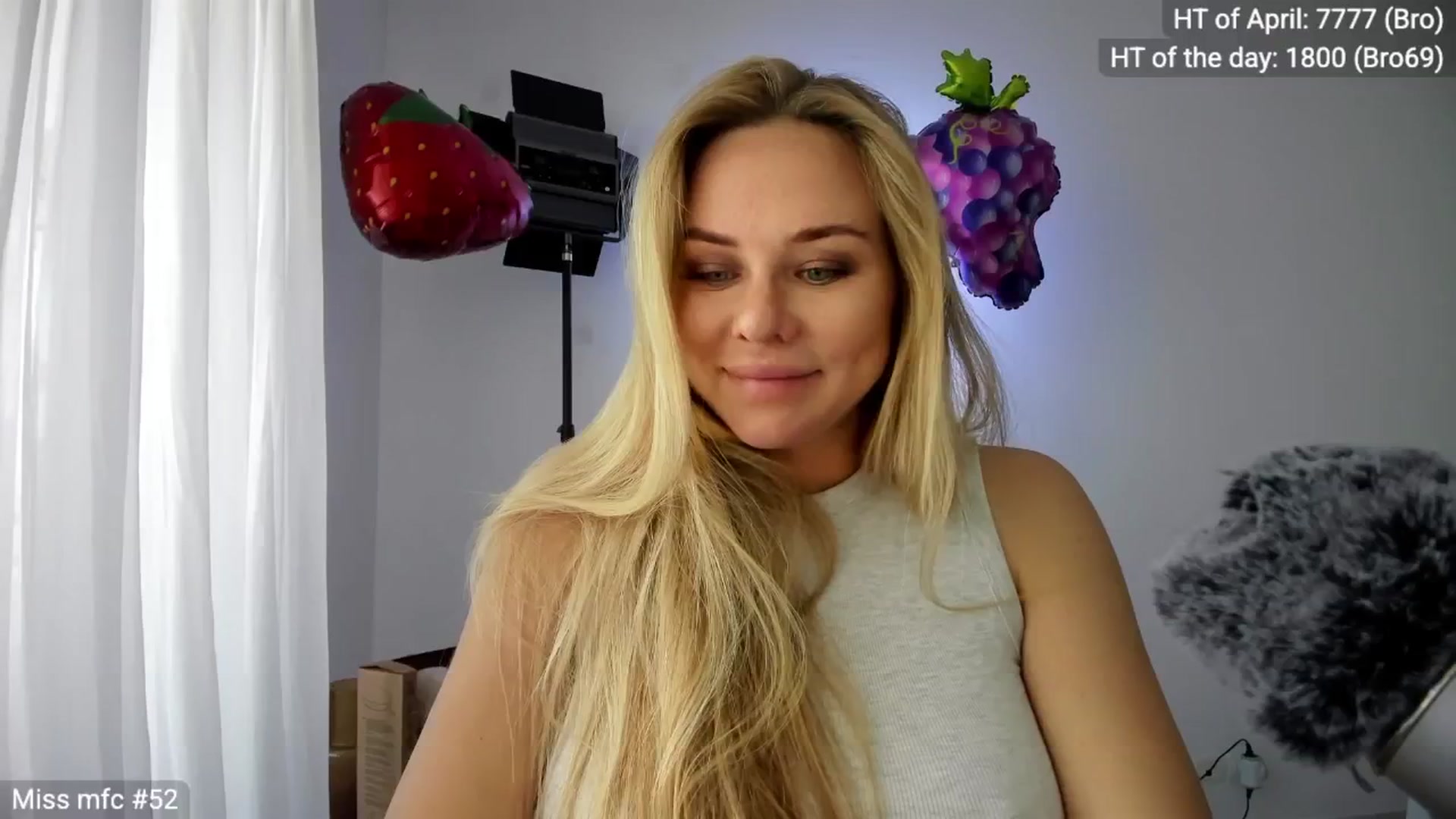 Gallery image thumbnail from Linda_0nline's myfreecams stream on, 04/24/2026, 09:59 image 16 of 20