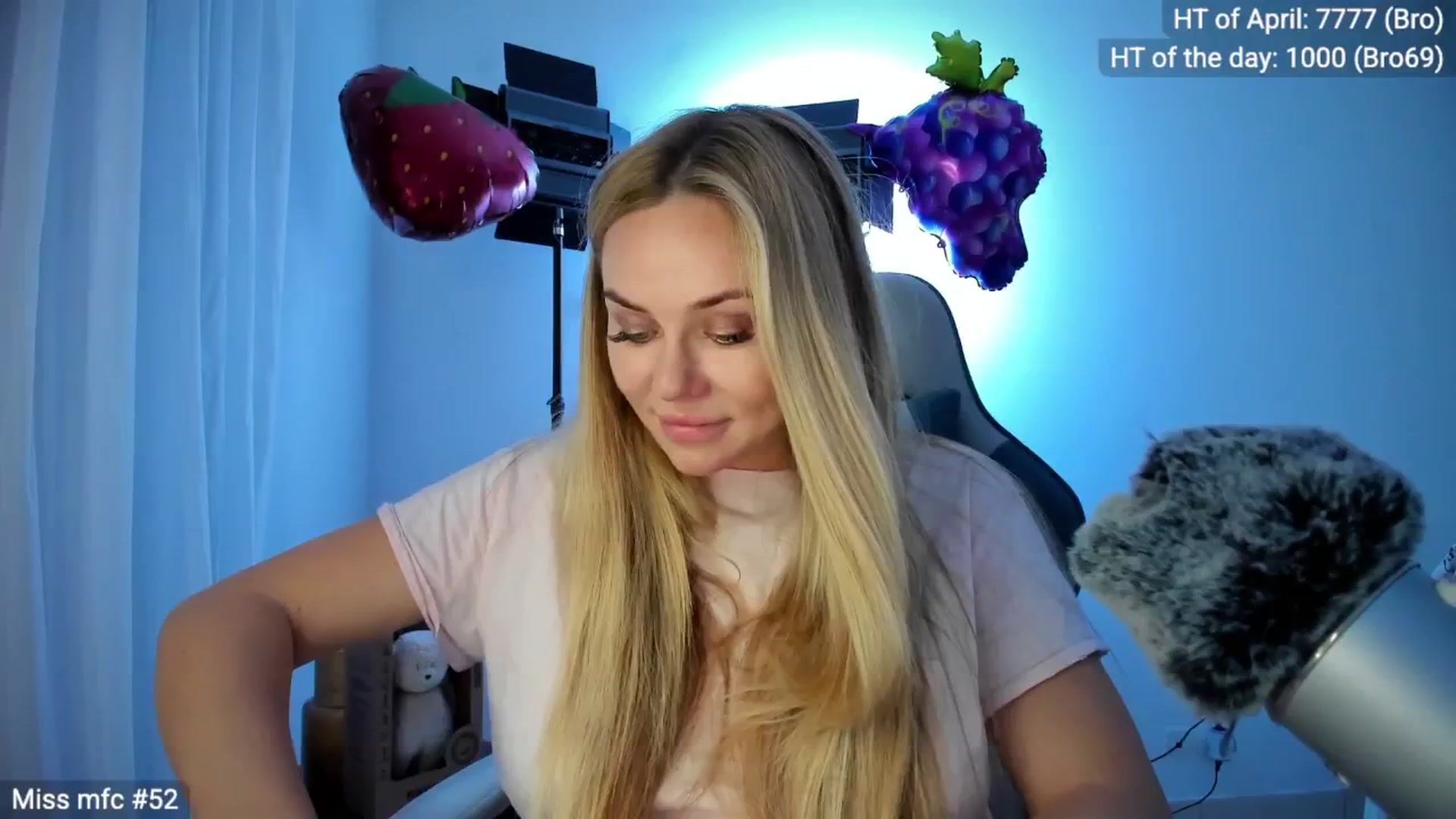 Gallery image thumbnail from Linda_0nline's myfreecams stream on, 04/25/2026, 20:04 image 1 of 20