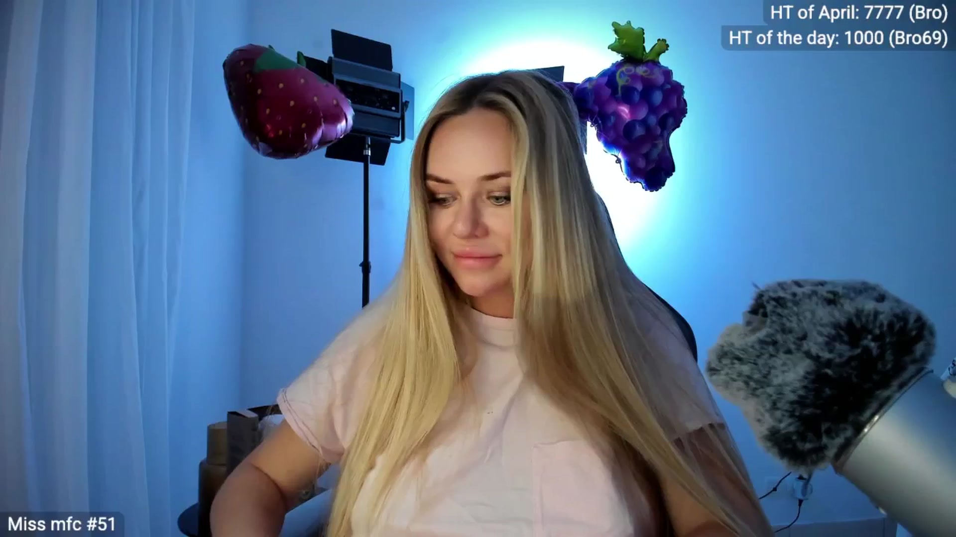 Gallery image thumbnail from Linda_0nline's myfreecams stream on, 04/25/2026, 20:04 image 13 of 20