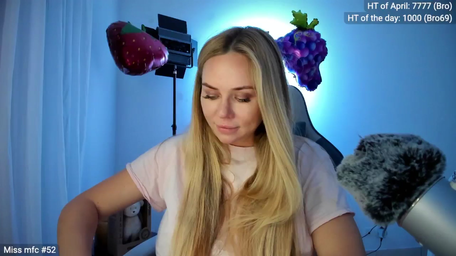 Gallery image thumbnail from Linda_0nline's myfreecams stream on, 04/25/2026, 20:04 image 2 of 20