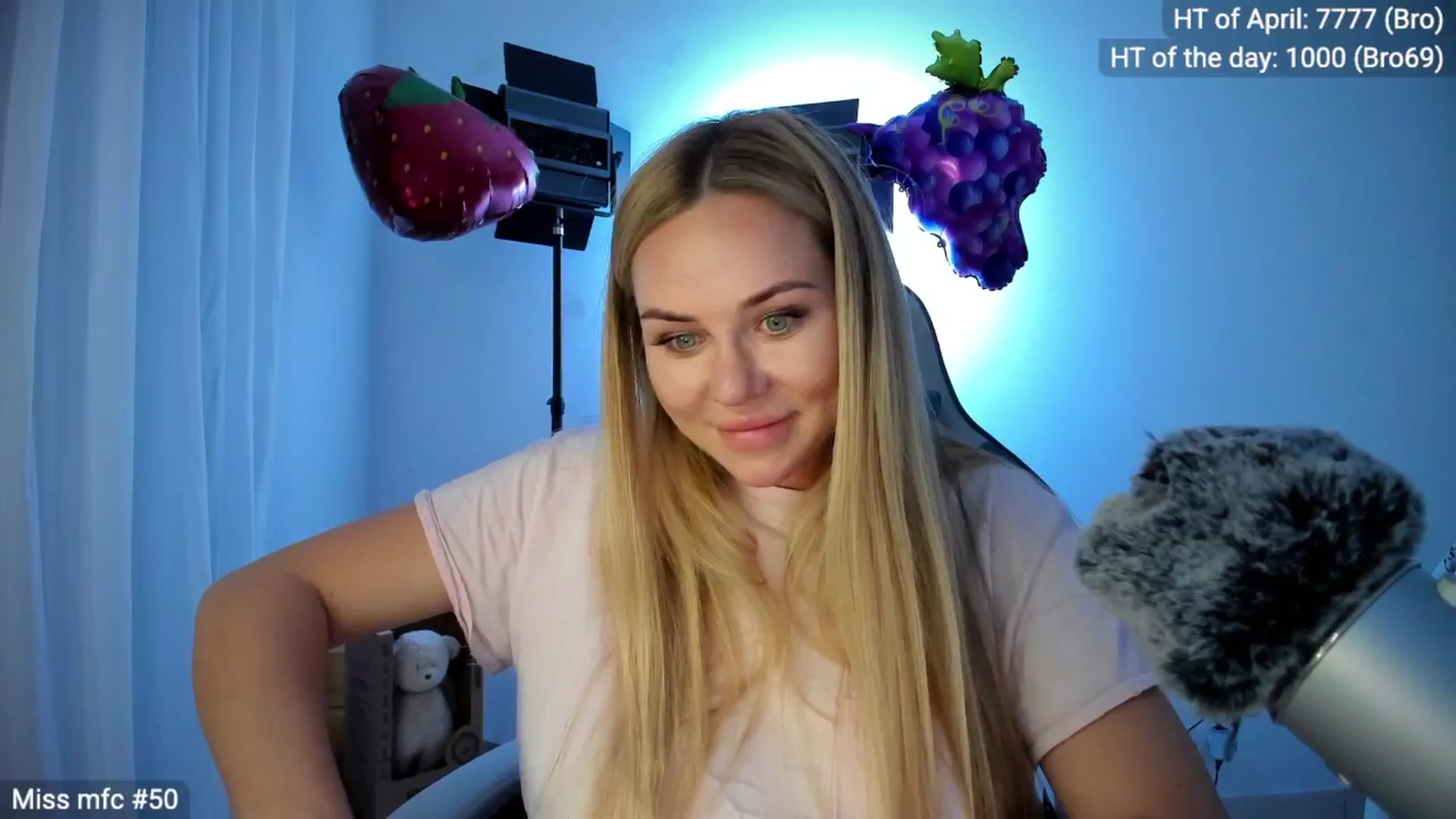 Gallery image thumbnail from Linda_0nline's myfreecams stream on, 04/25/2026, 20:04 image 19 of 20