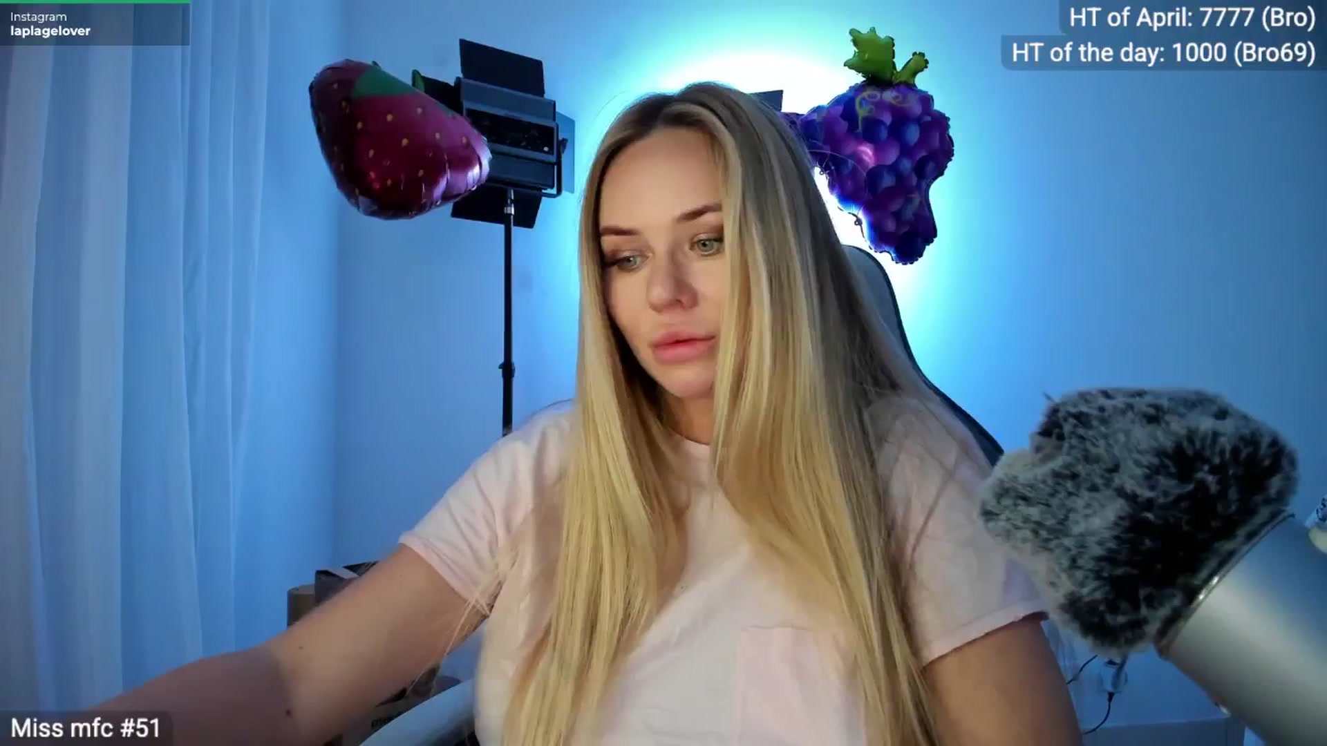Gallery image thumbnail from Linda_0nline's myfreecams stream on, 04/25/2026, 20:04 image 14 of 20