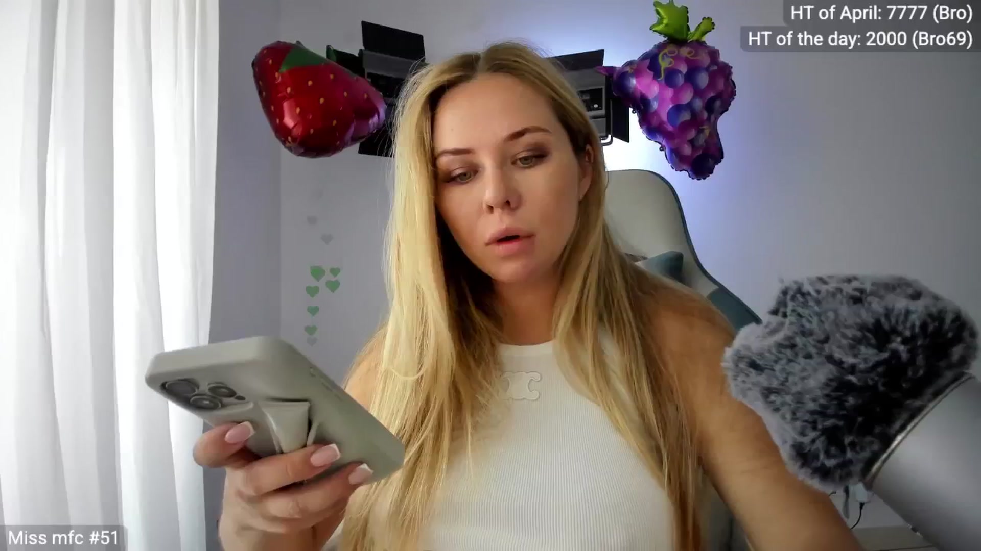 Gallery image thumbnail from Linda_0nline's myfreecams stream on, 04/27/2026, 10:11 image 12 of 20