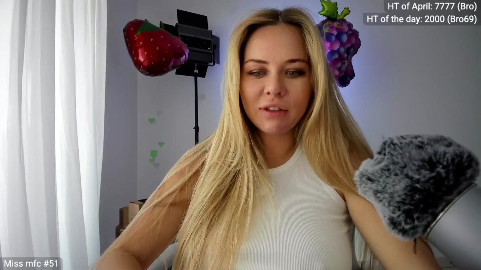 Gallery image thumbnail from Linda_0nline's myfreecams stream on, 04/27/2026, 10:11 image 10 of 20