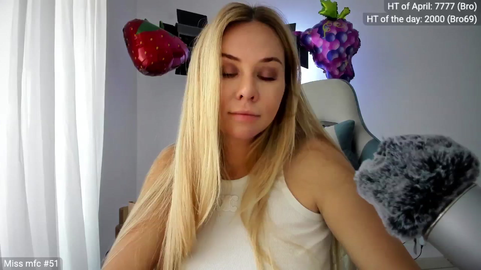 Gallery image thumbnail from Linda_0nline's myfreecams stream on, 04/27/2026, 10:11 image 18 of 20