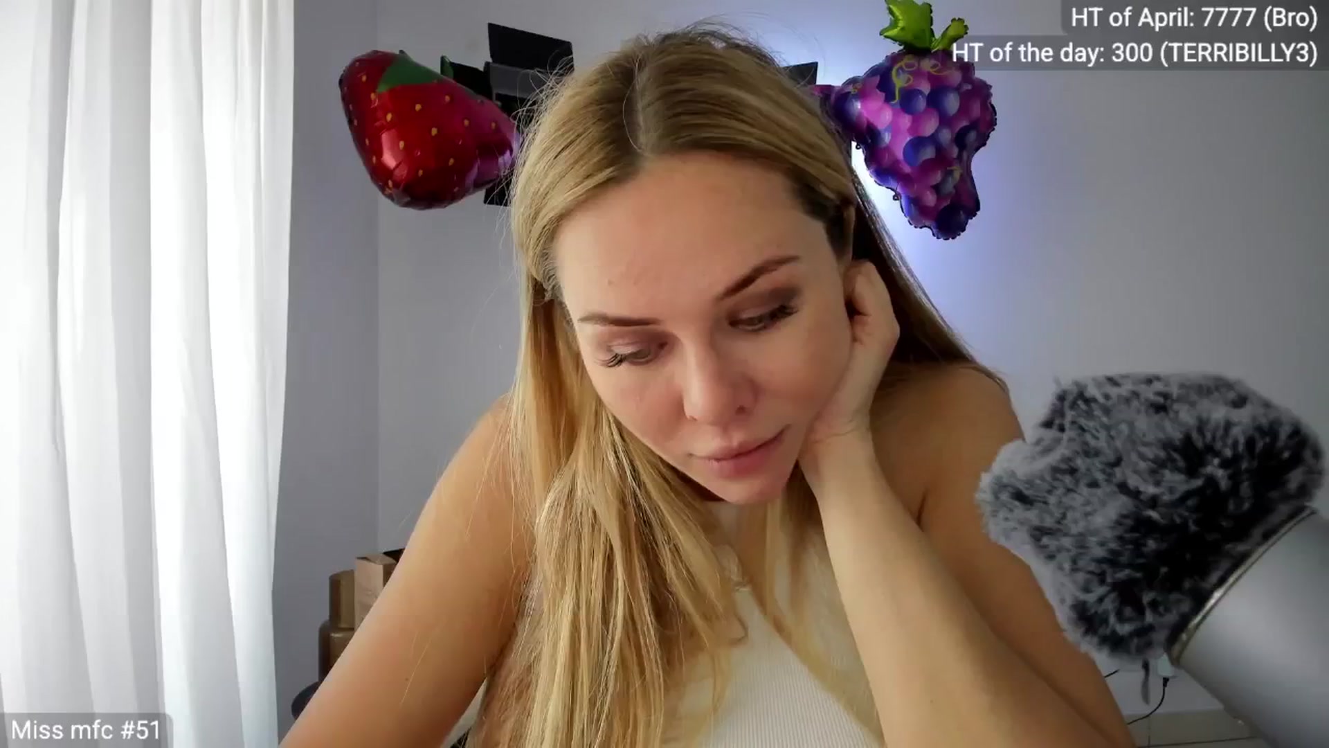 Gallery image thumbnail from Linda_0nline's myfreecams stream on, 04/27/2026, 10:11 image 8 of 20
