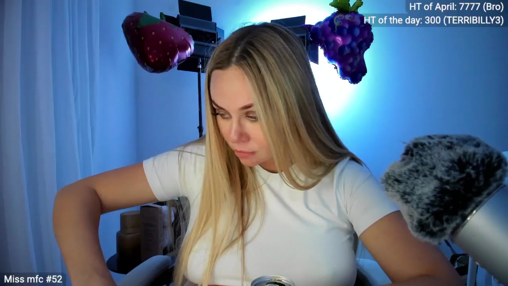Gallery image thumbnail from Linda_0nline's myfreecams stream on, 04/28/2026, 19:35 image 1 of 20