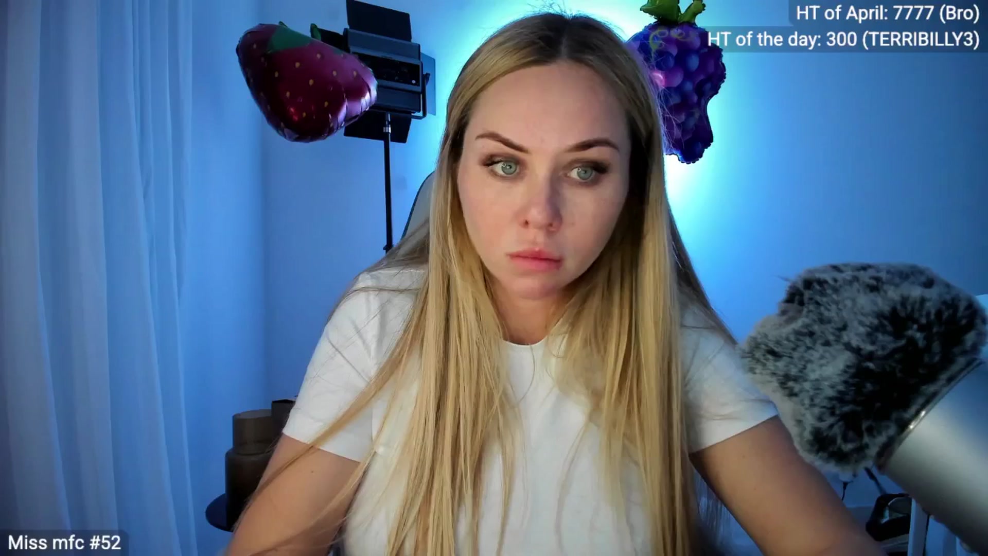 Gallery image thumbnail from Linda_0nline's myfreecams stream on, 04/28/2026, 19:35 image 15 of 20