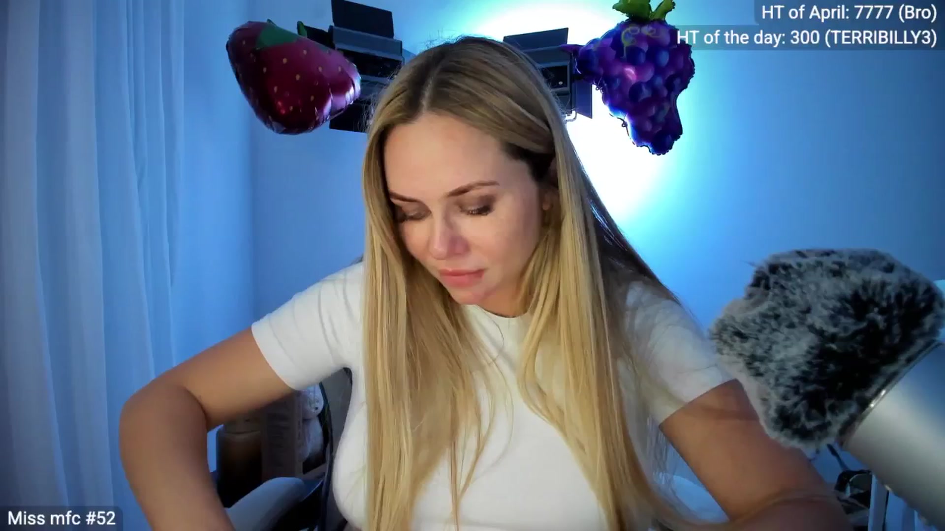 Gallery image thumbnail from Linda_0nline's myfreecams stream on, 04/28/2026, 19:35 image 7 of 20