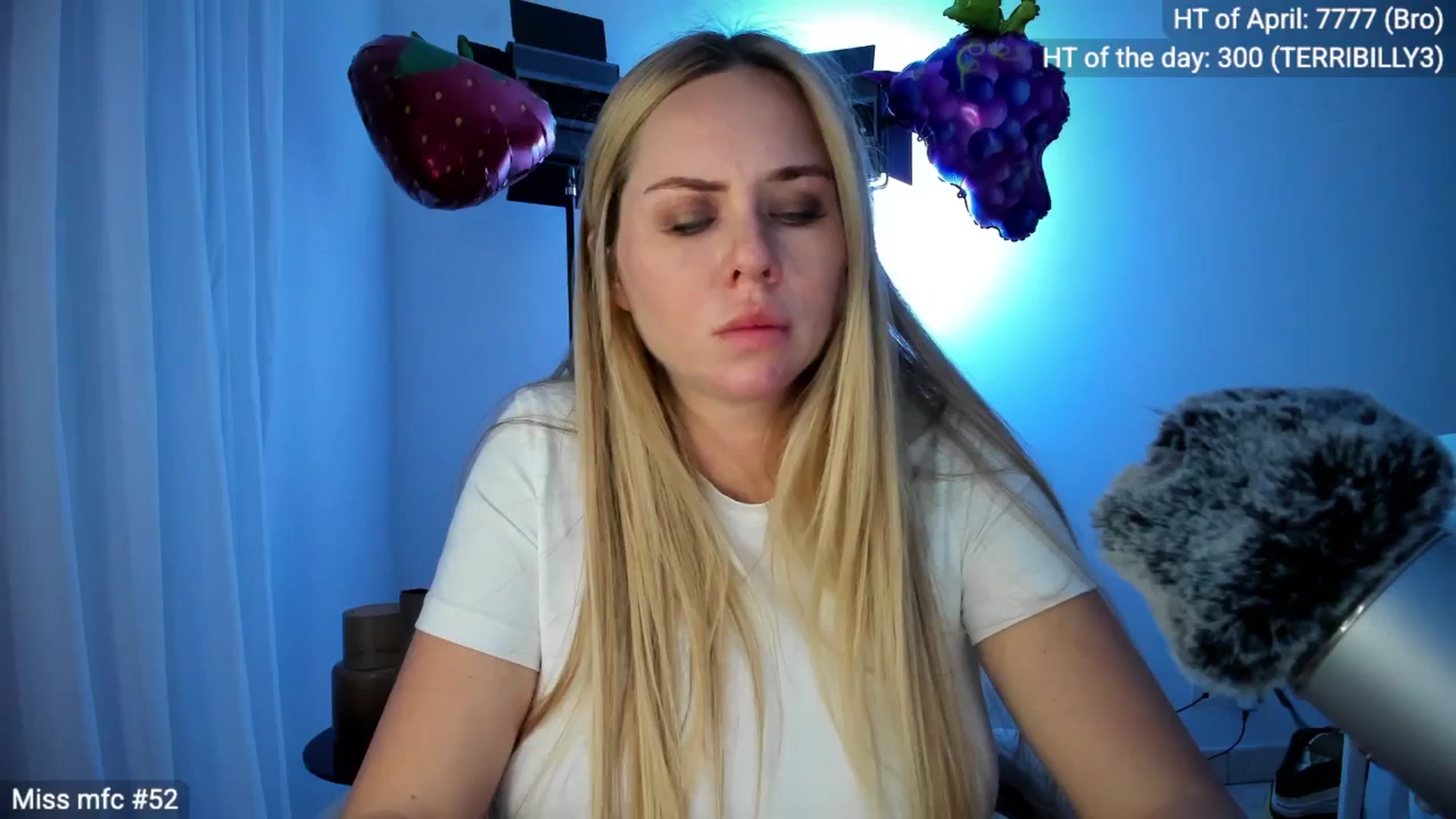Gallery image thumbnail from Linda_0nline's myfreecams stream on, 04/28/2026, 19:35 image 19 of 20