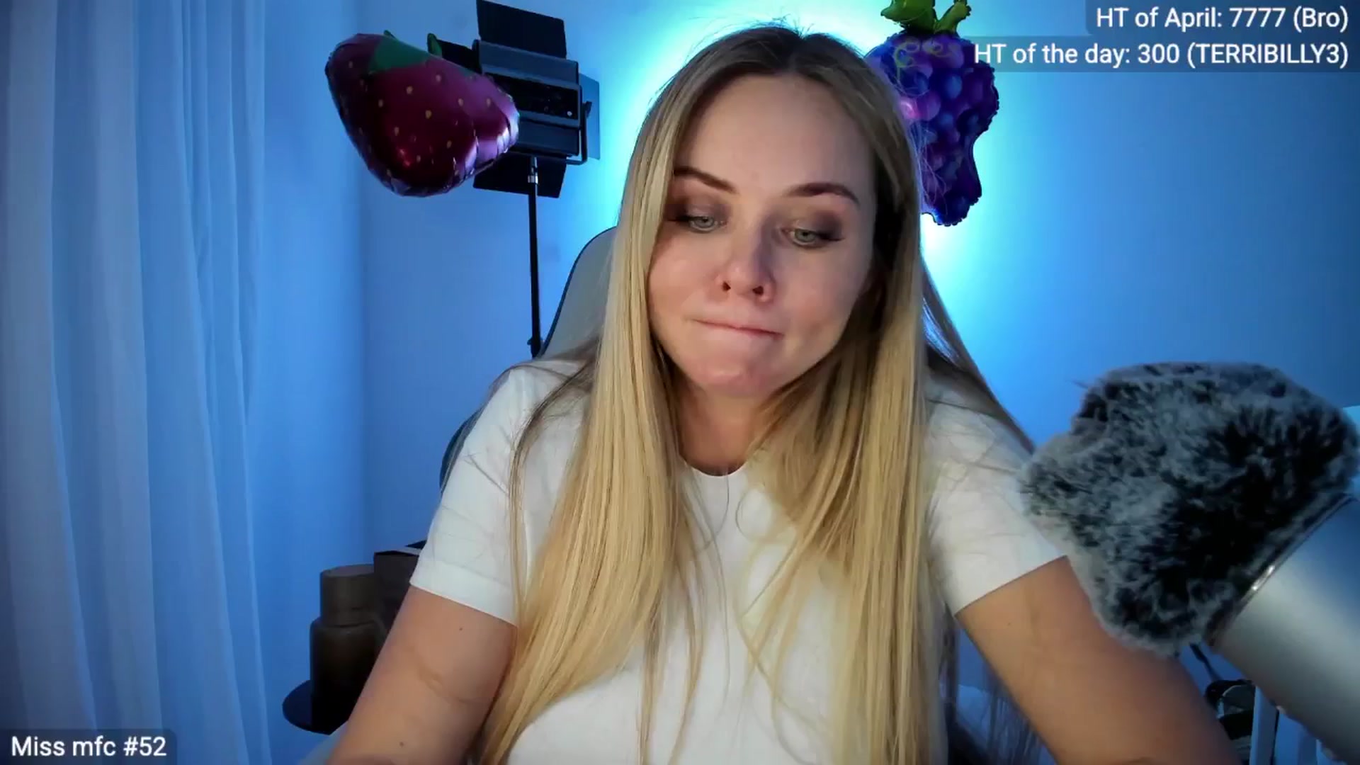 Gallery image thumbnail from Linda_0nline's myfreecams stream on, 04/28/2026, 19:35 image 9 of 20
