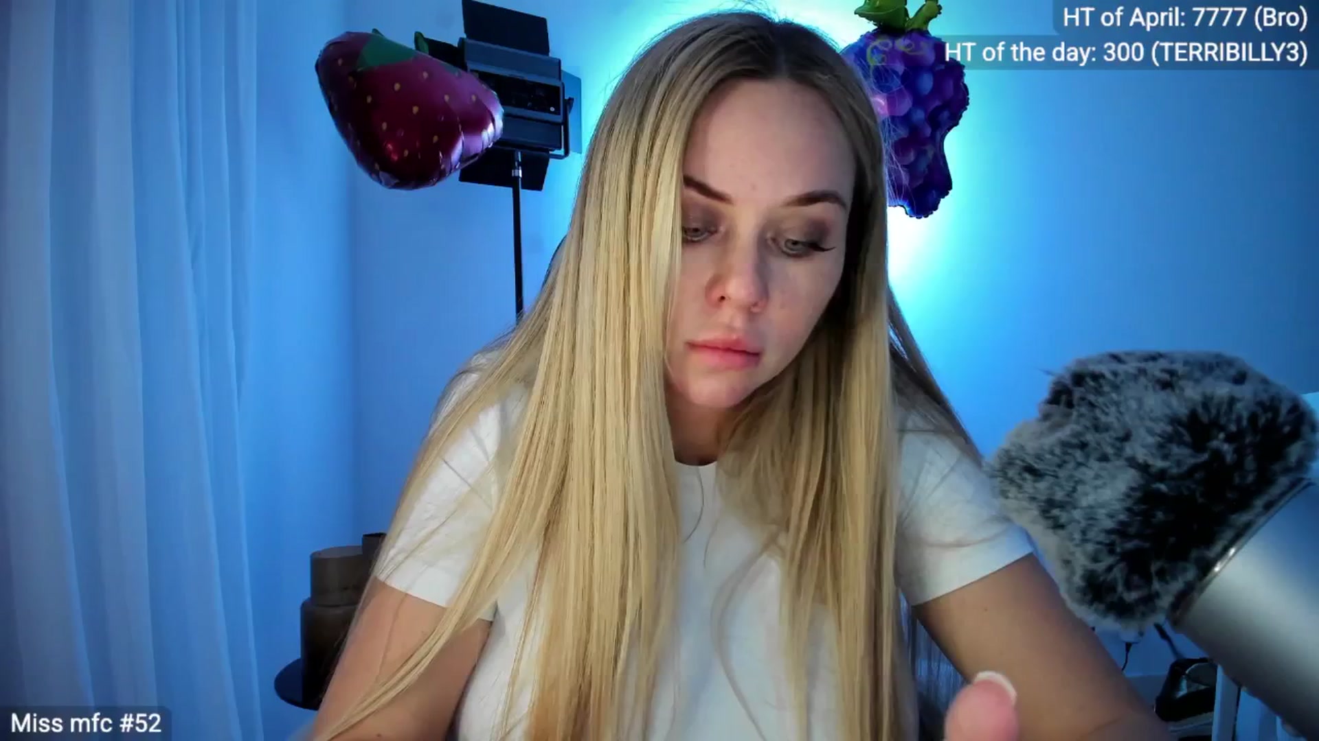 Gallery image thumbnail from Linda_0nline's myfreecams stream on, 04/28/2026, 19:35 image 12 of 20