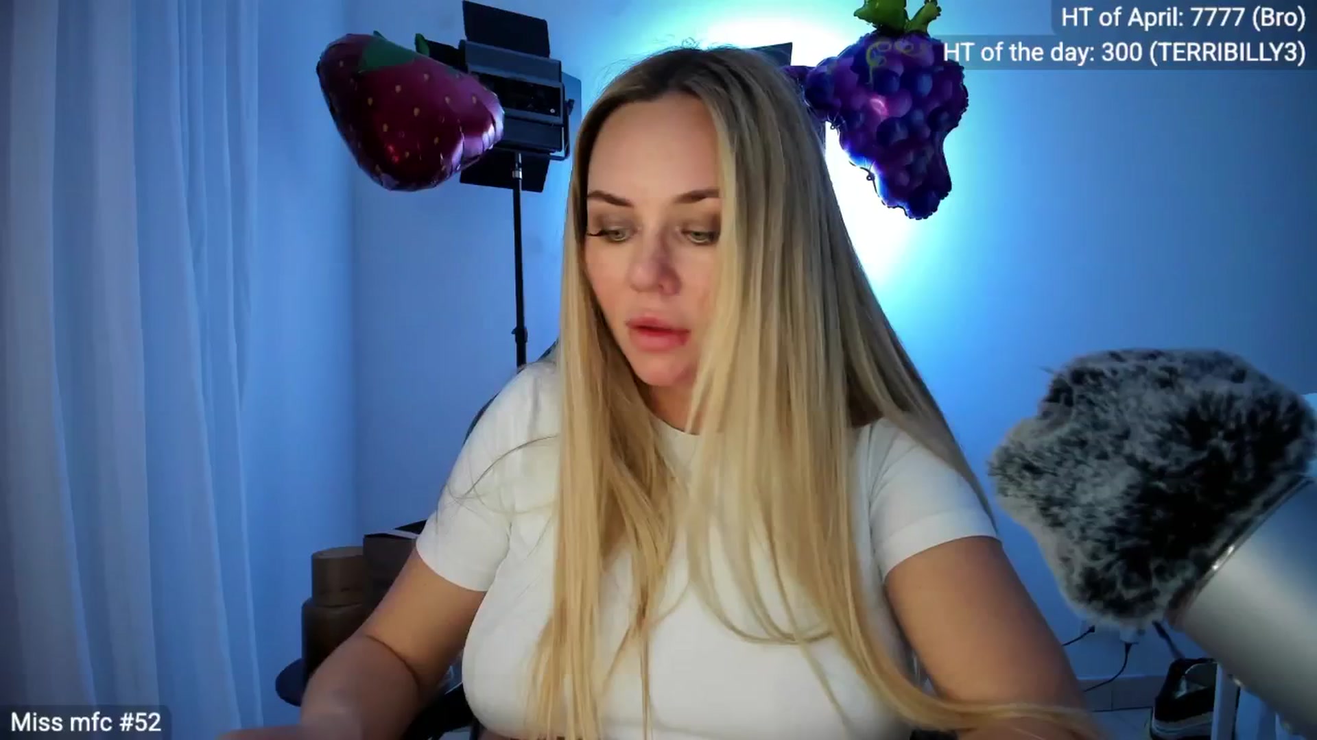 Gallery image thumbnail from Linda_0nline's myfreecams stream on, 04/28/2026, 19:35 image 4 of 20