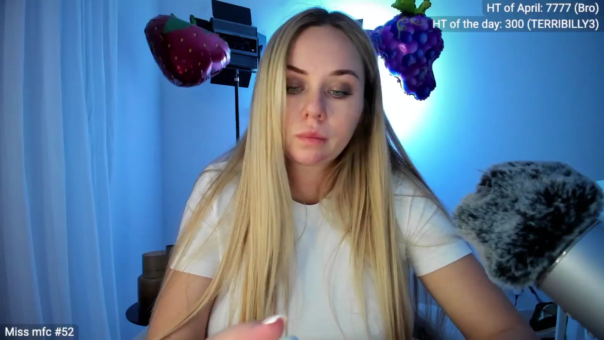 Gallery image thumbnail from Linda_0nline's myfreecams stream on, 04/28/2026, 19:35 image 13 of 20