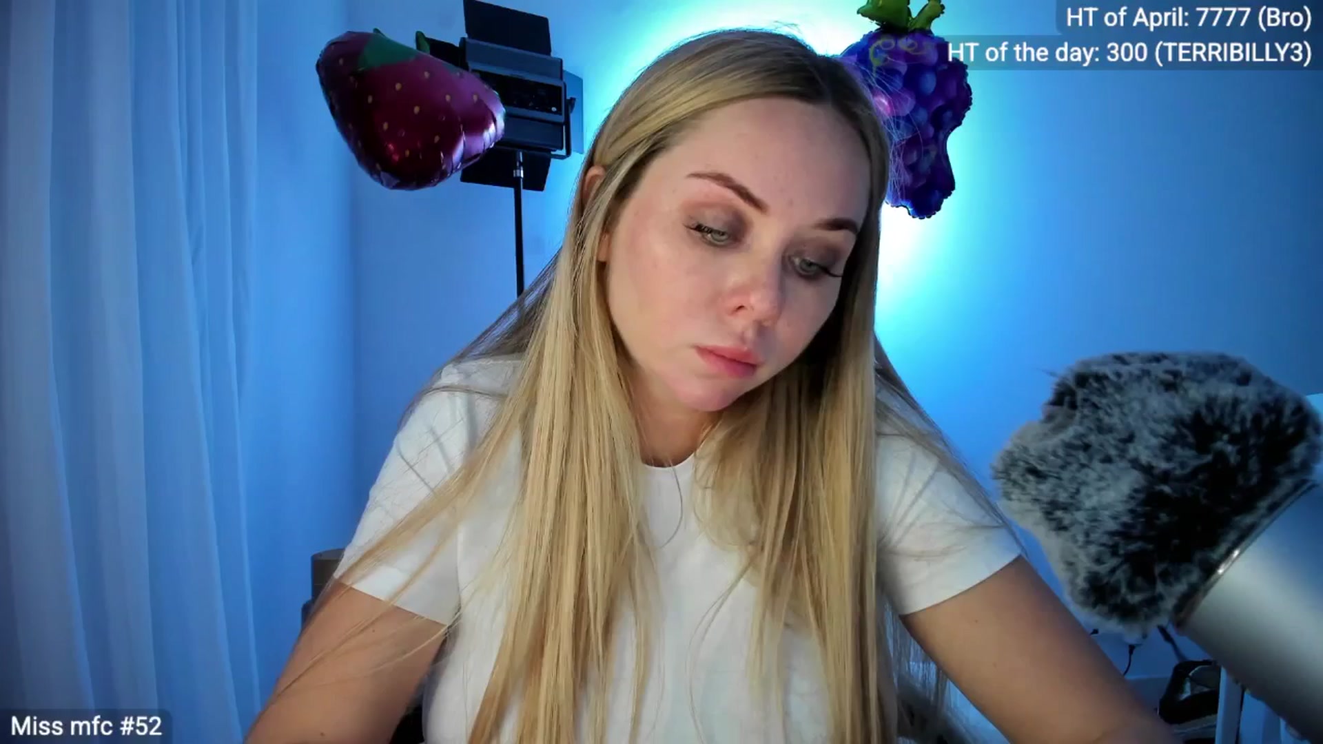 Gallery image thumbnail from Linda_0nline's myfreecams stream on, 04/28/2026, 19:35 image 14 of 20