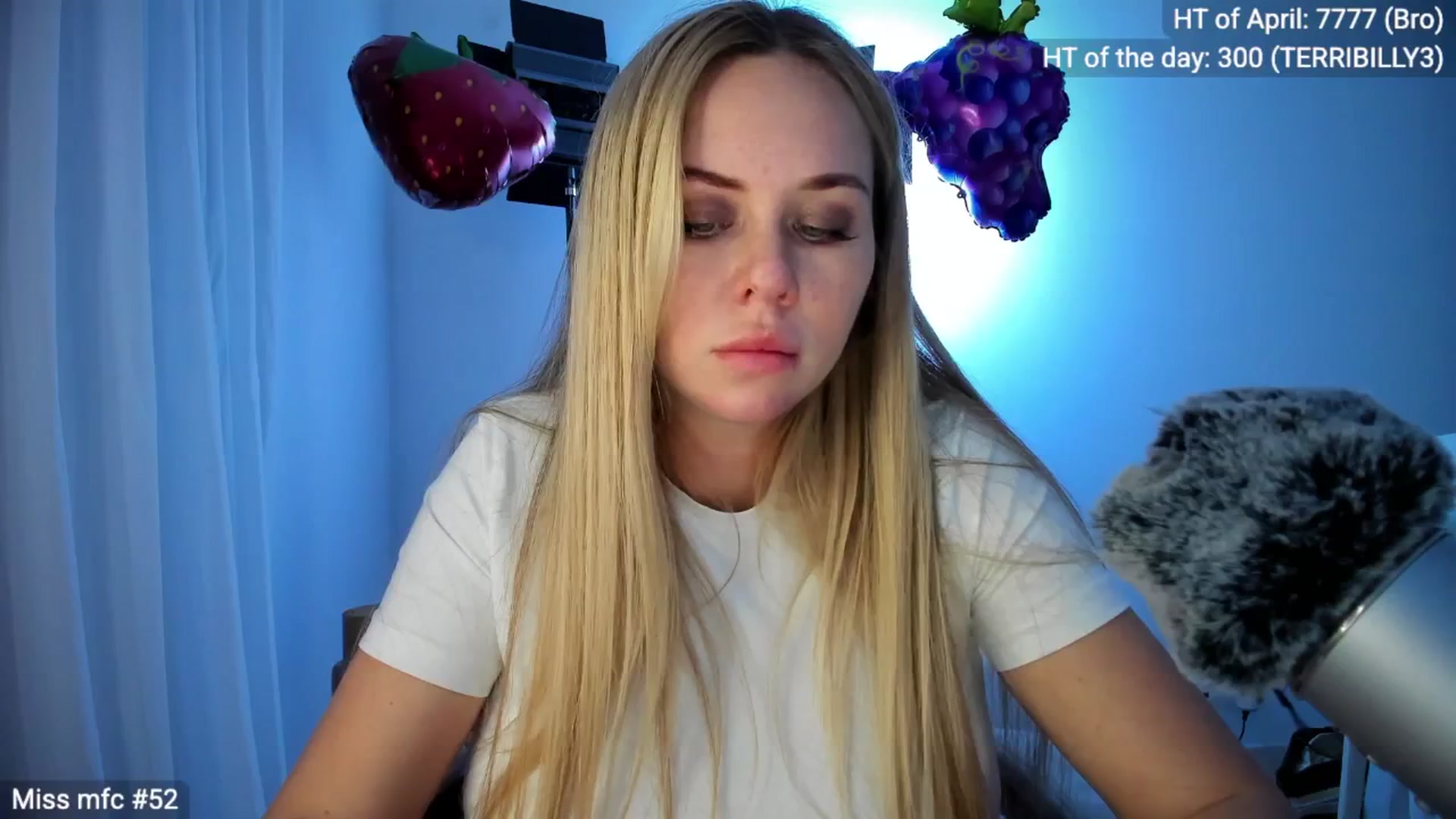 Gallery image thumbnail from Linda_0nline's myfreecams stream on, 04/28/2026, 19:35 image 10 of 20