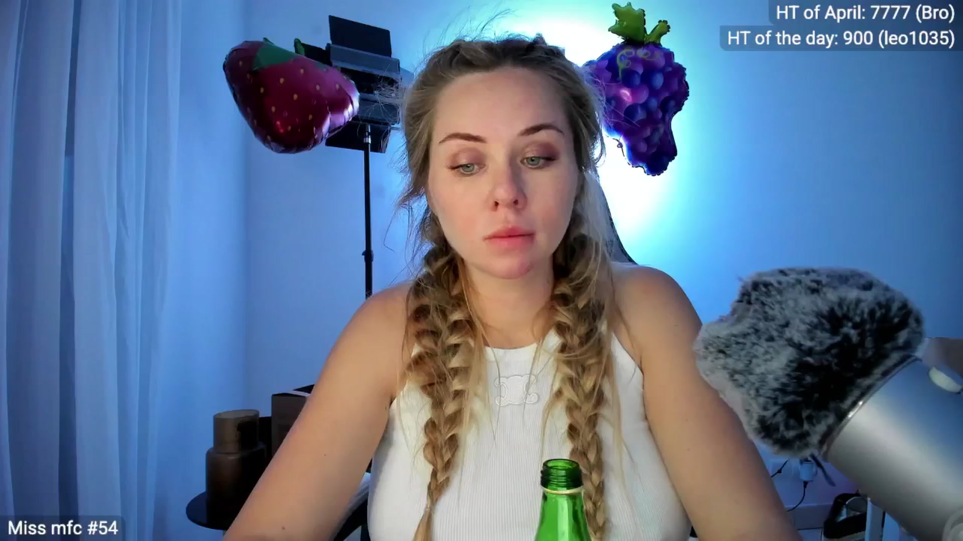 Gallery image thumbnail from Linda_0nline's myfreecams stream on, 04/30/2026, 19:33 image 1 of 20