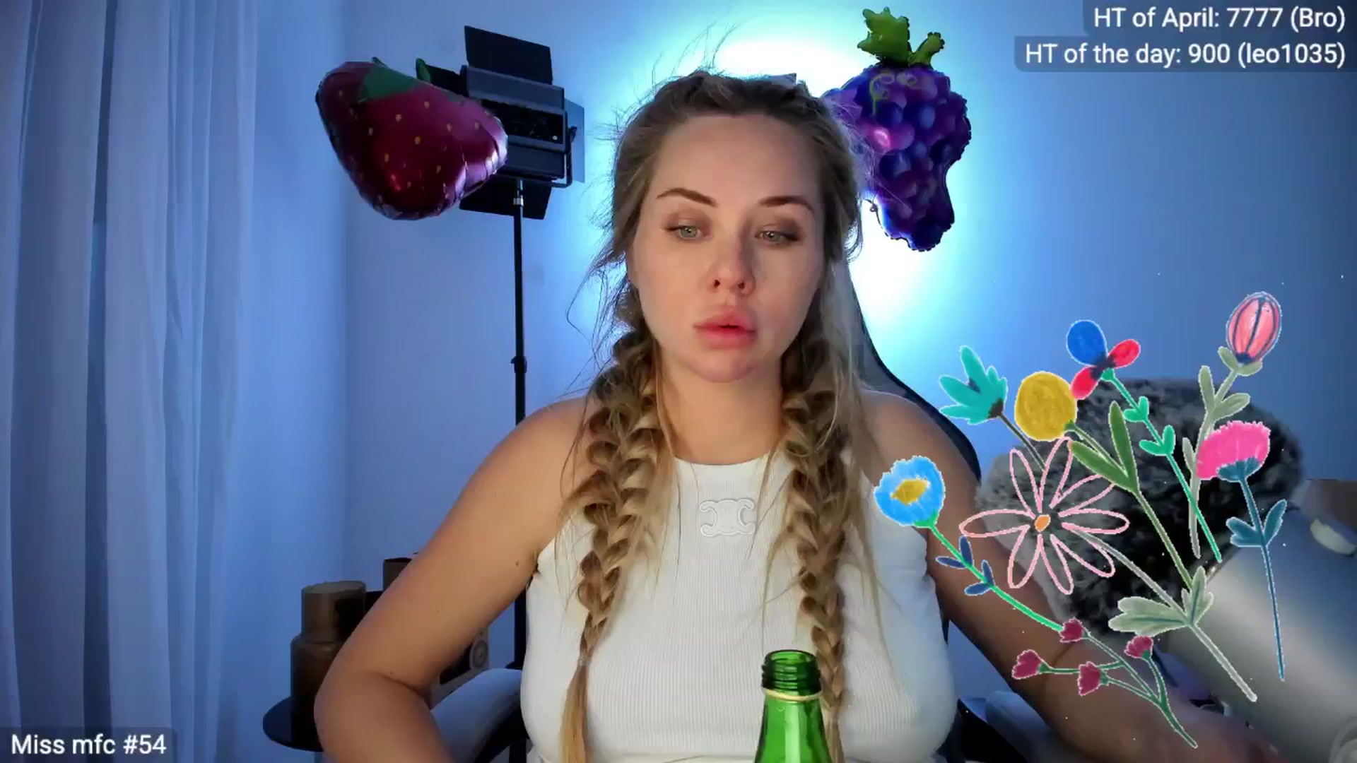 Gallery image thumbnail from Linda_0nline's myfreecams stream on, 04/30/2026, 19:33 image 15 of 20