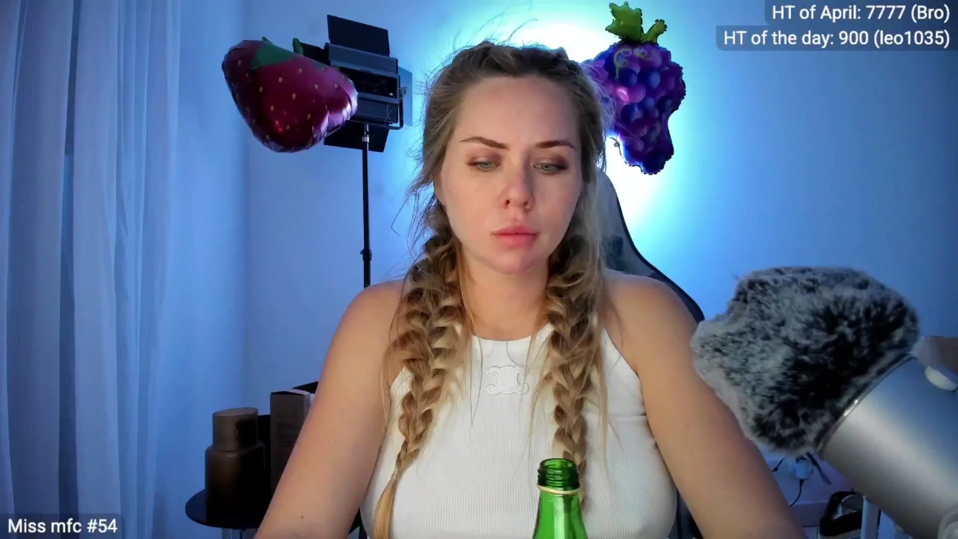 Gallery image thumbnail from Linda_0nline's myfreecams stream on, 04/30/2026, 19:33 image 6 of 20