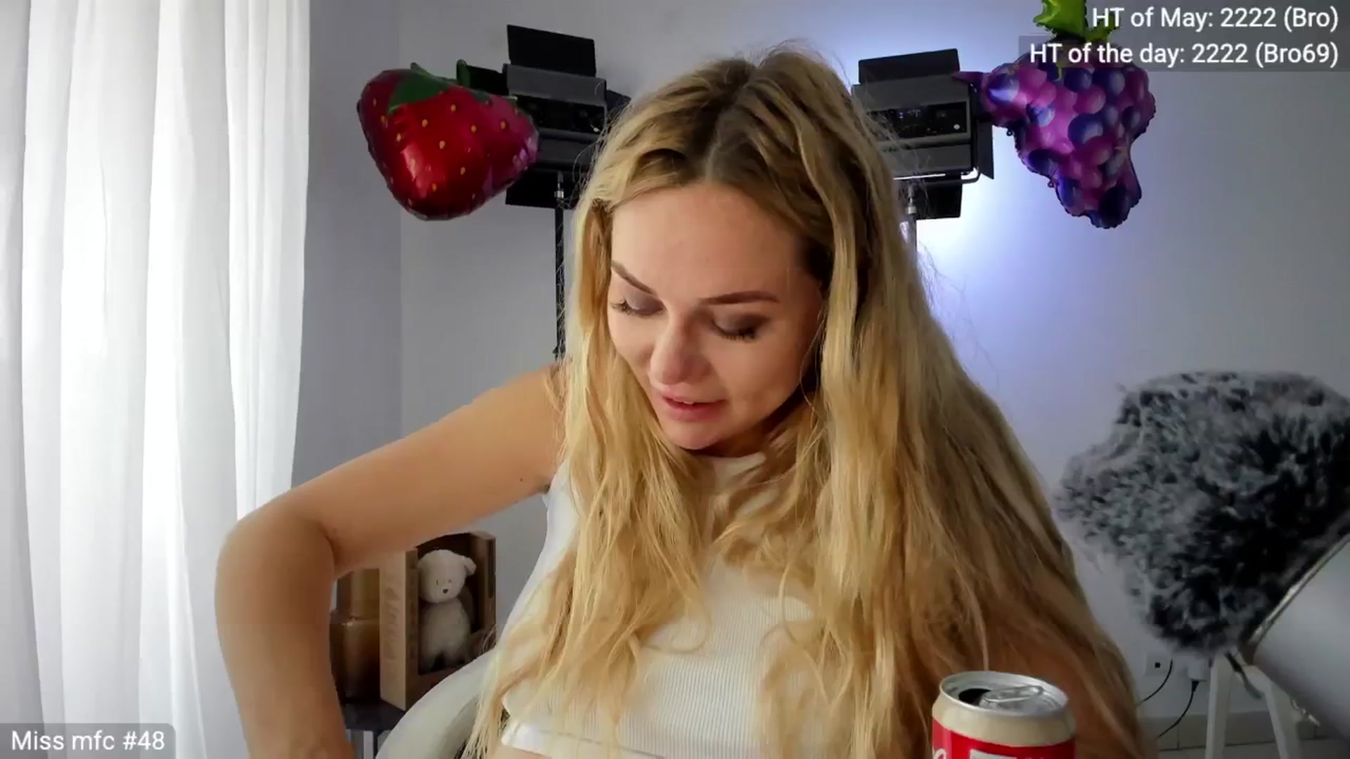 Gallery image thumbnail from Linda_0nline's myfreecams stream on, 05/01/2026, 10:42 image 8 of 20