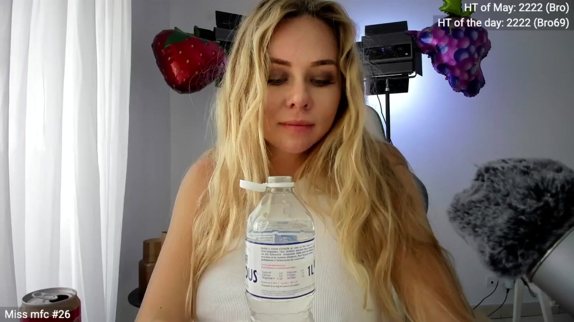 Gallery image thumbnail from Linda_0nline's myfreecams stream on, 05/01/2026, 10:42 image 19 of 20