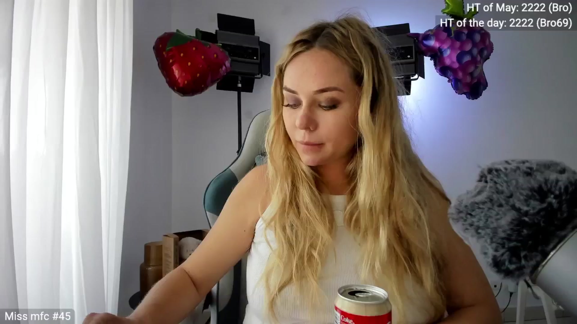 Gallery image thumbnail from Linda_0nline's myfreecams stream on, 05/01/2026, 10:42 image 10 of 20