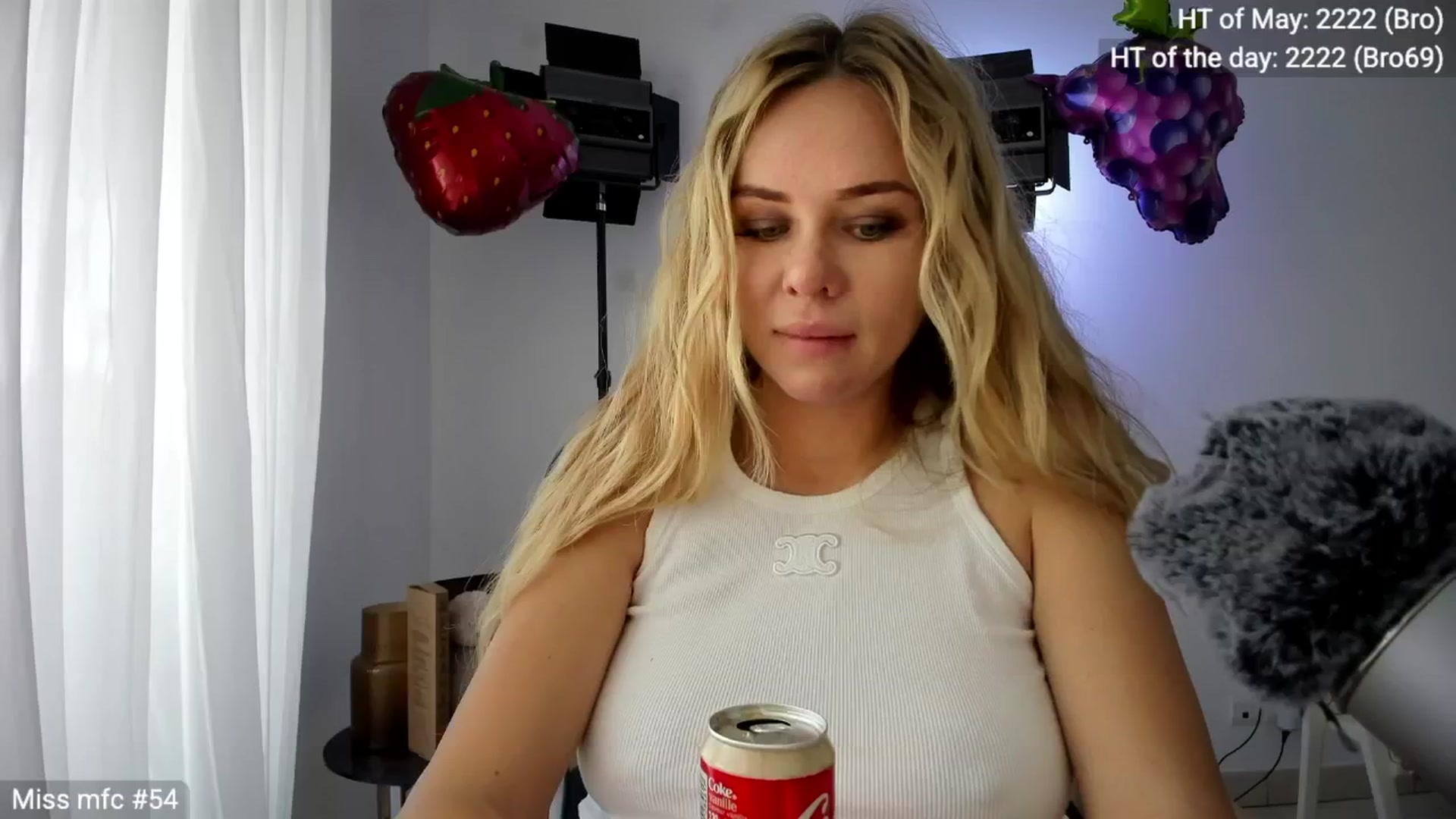 Gallery image thumbnail from Linda_0nline's myfreecams stream on, 05/01/2026, 10:42 image 4 of 20