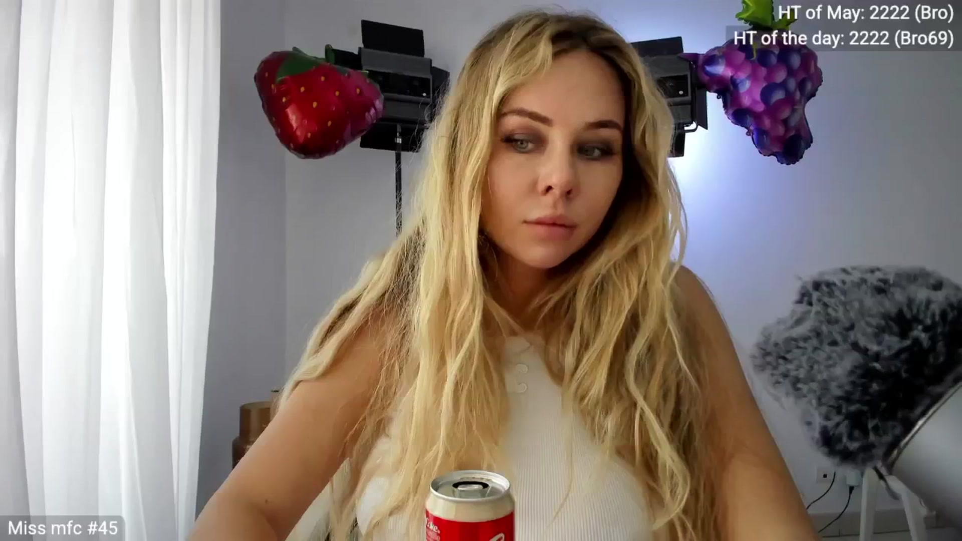 Gallery image thumbnail from Linda_0nline's myfreecams stream on, 05/01/2026, 10:42 image 11 of 20