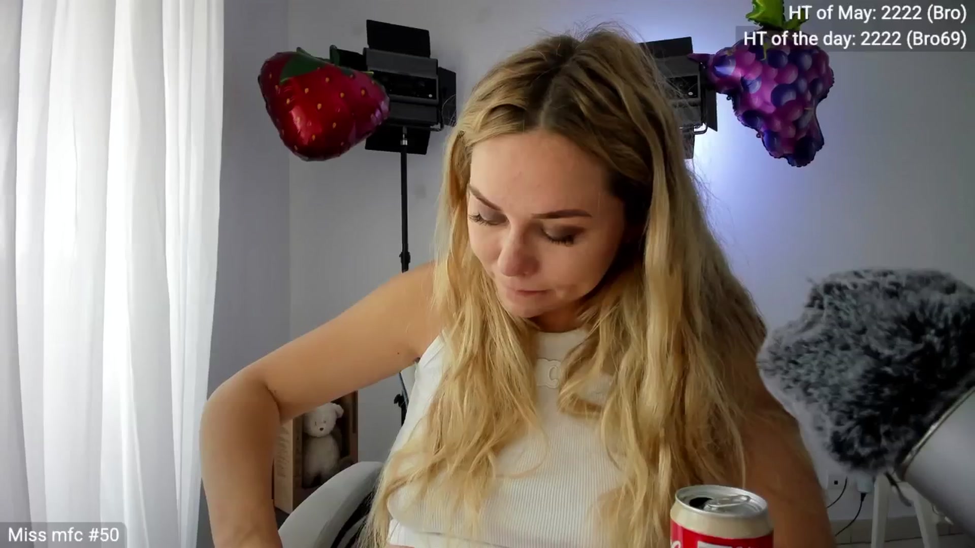 Gallery image thumbnail from Linda_0nline's myfreecams stream on, 05/01/2026, 10:42 image 7 of 20
