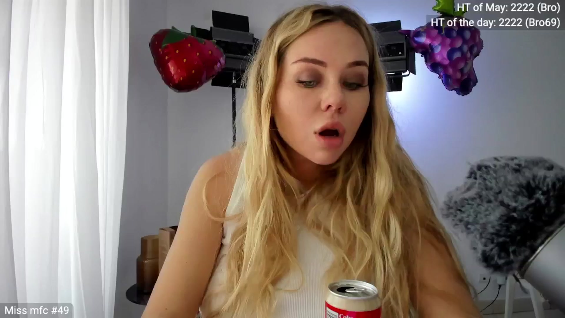 Gallery image thumbnail from Linda_0nline's myfreecams stream on, 05/01/2026, 10:42 image 9 of 20