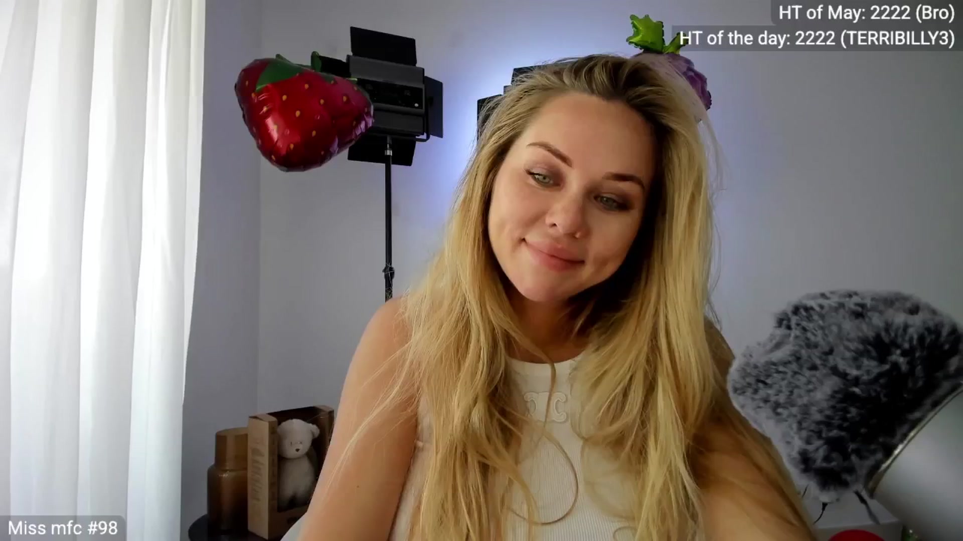 Gallery image thumbnail from Linda_0nline's myfreecams stream on, 05/02/2026, 10:03 image 18 of 20