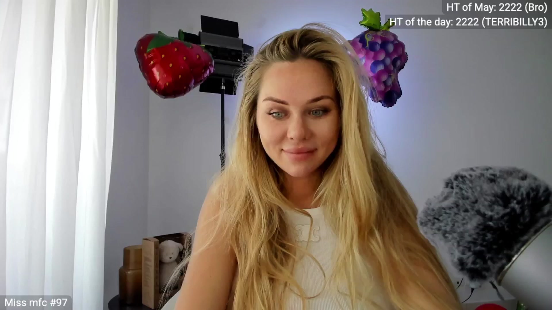 Gallery image thumbnail from Linda_0nline's myfreecams stream on, 05/02/2026, 10:03 image 17 of 20