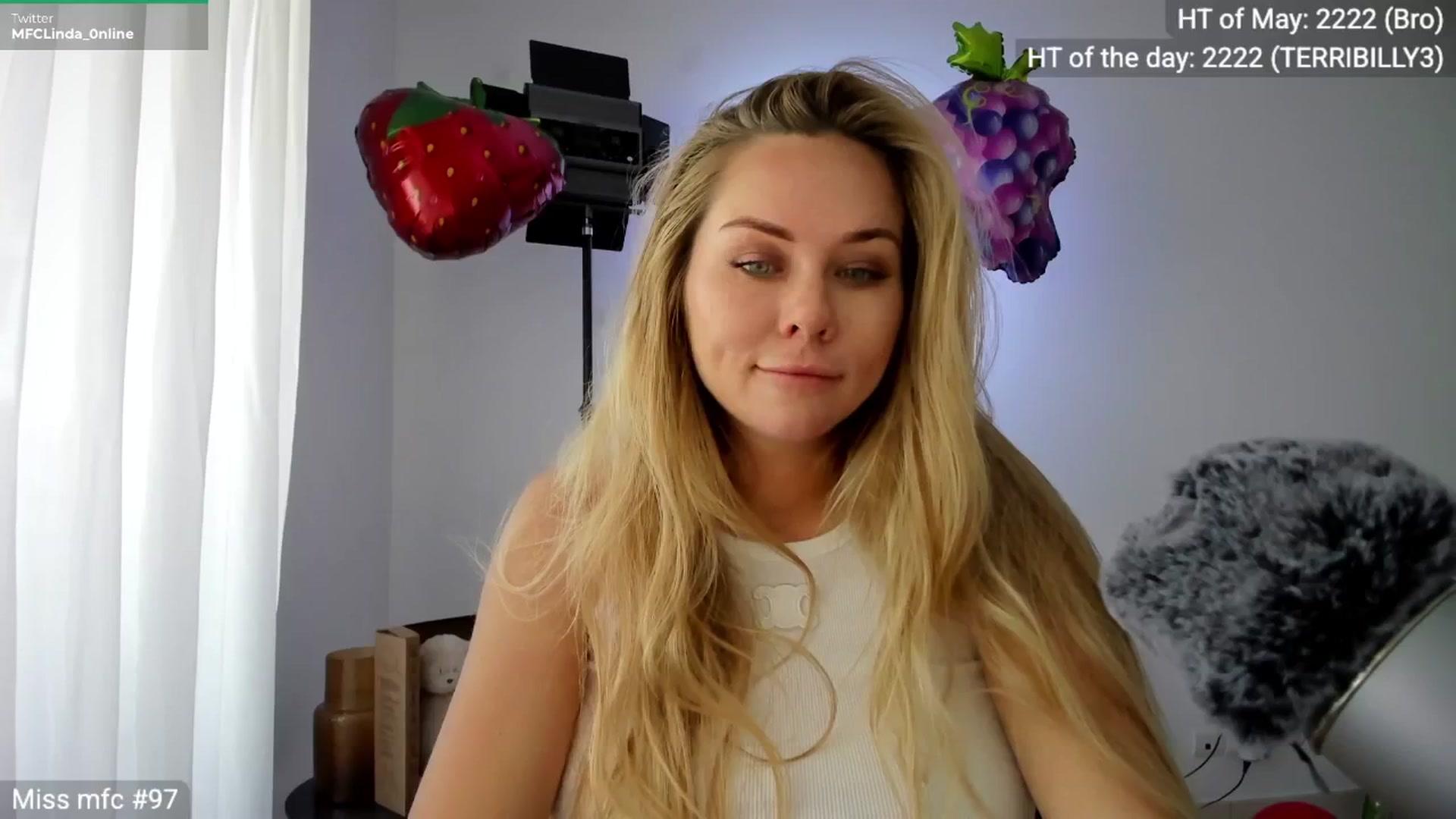 Gallery image thumbnail from Linda_0nline's myfreecams stream on, 05/02/2026, 10:03 image 16 of 20